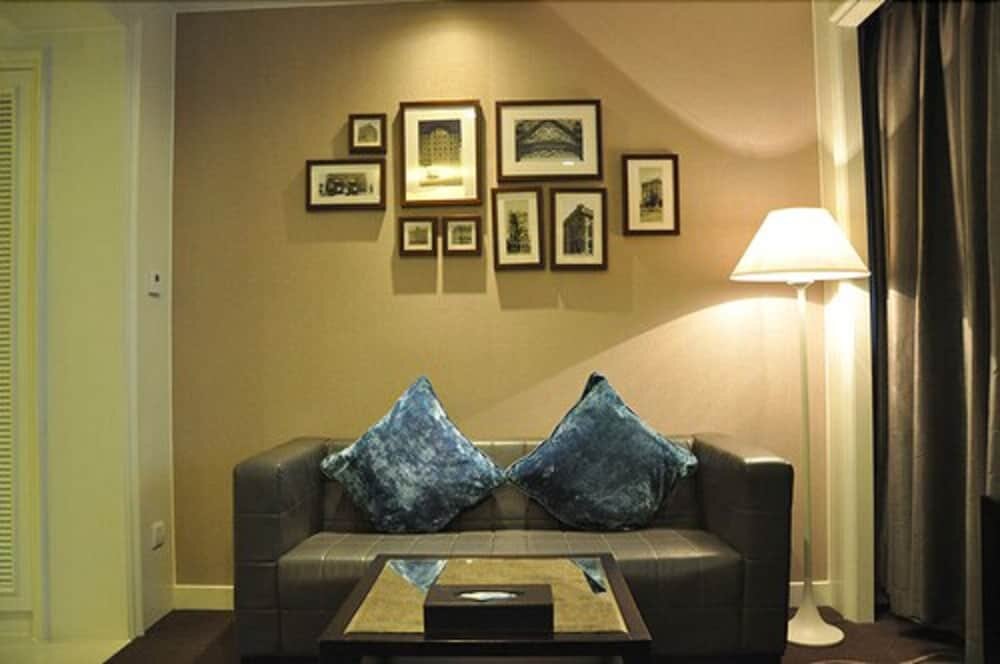 Urban Room with King Bed