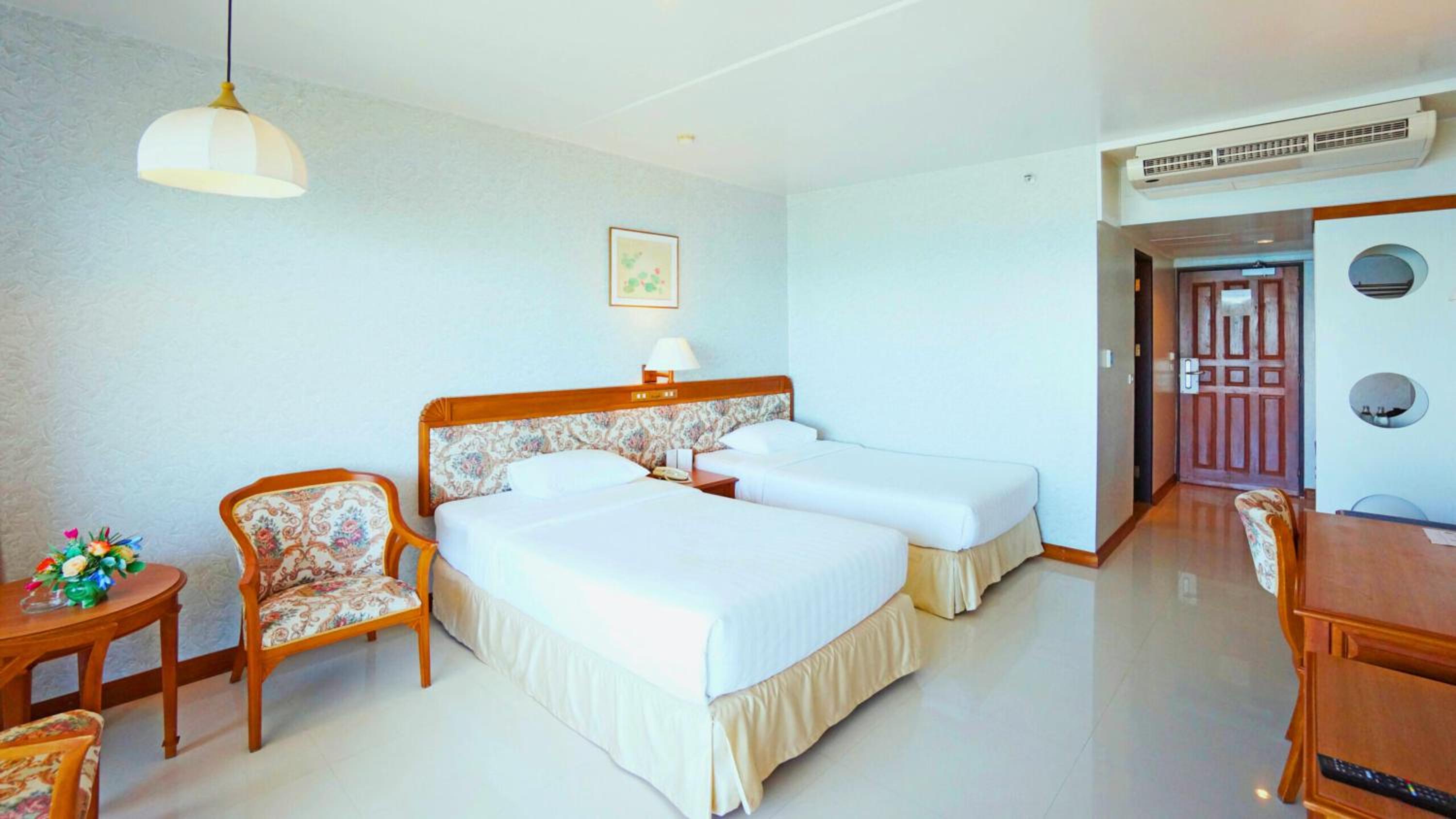 Deluxe Ocean View with high floor Tower Wing with Water Park Access