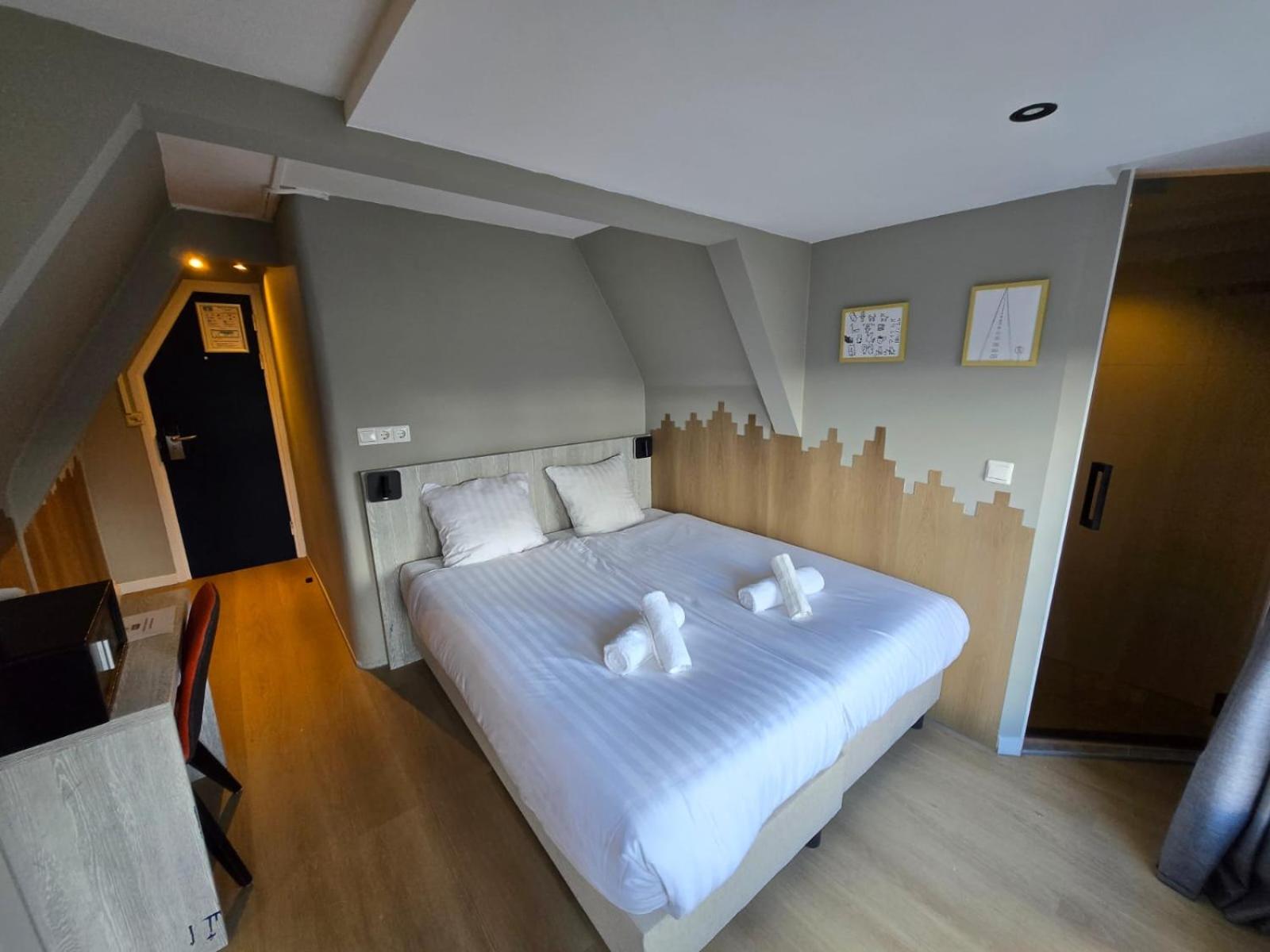 Double Canal View with Private Bathroom