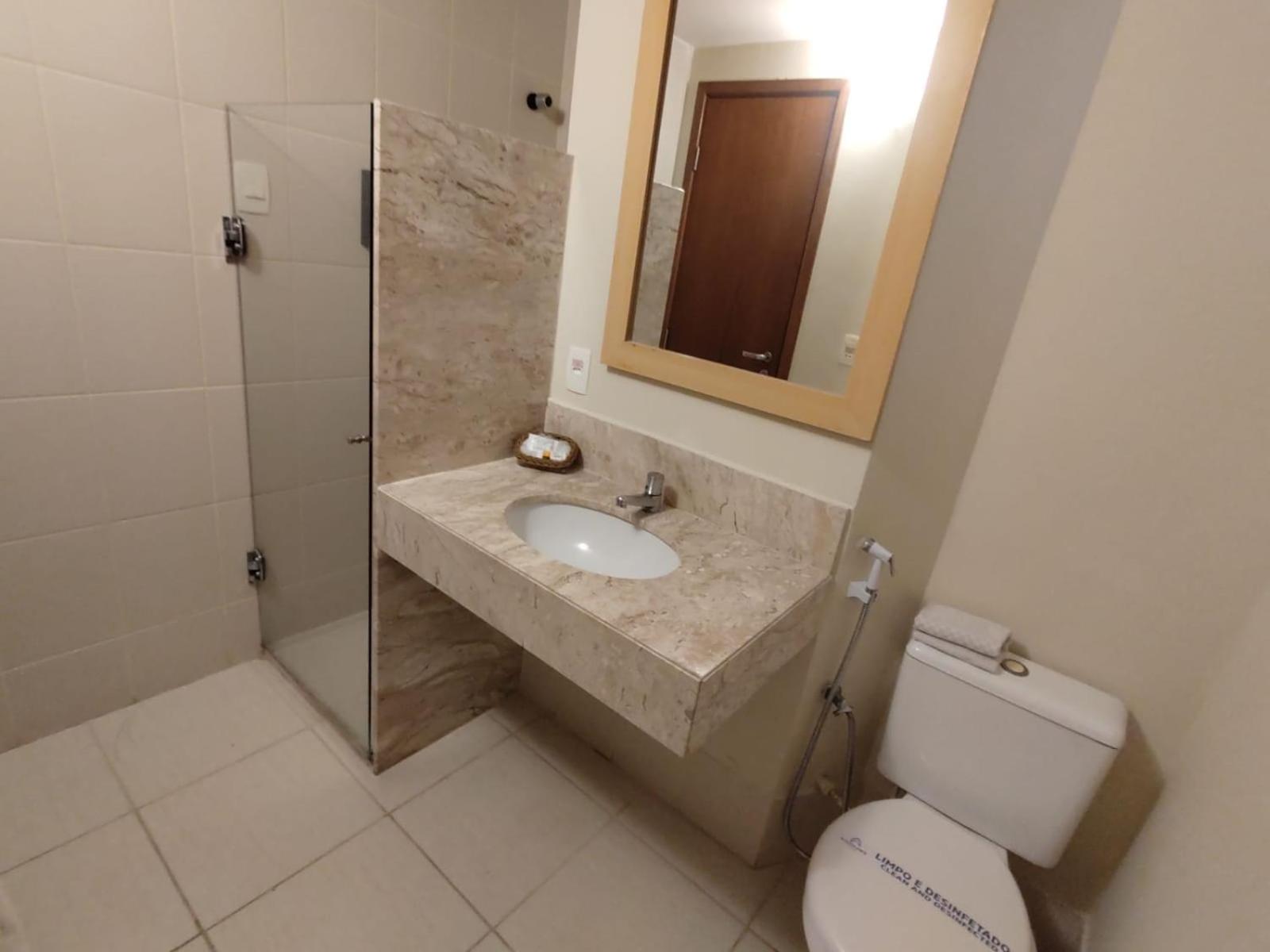 Standard Casal Banheiro Externo