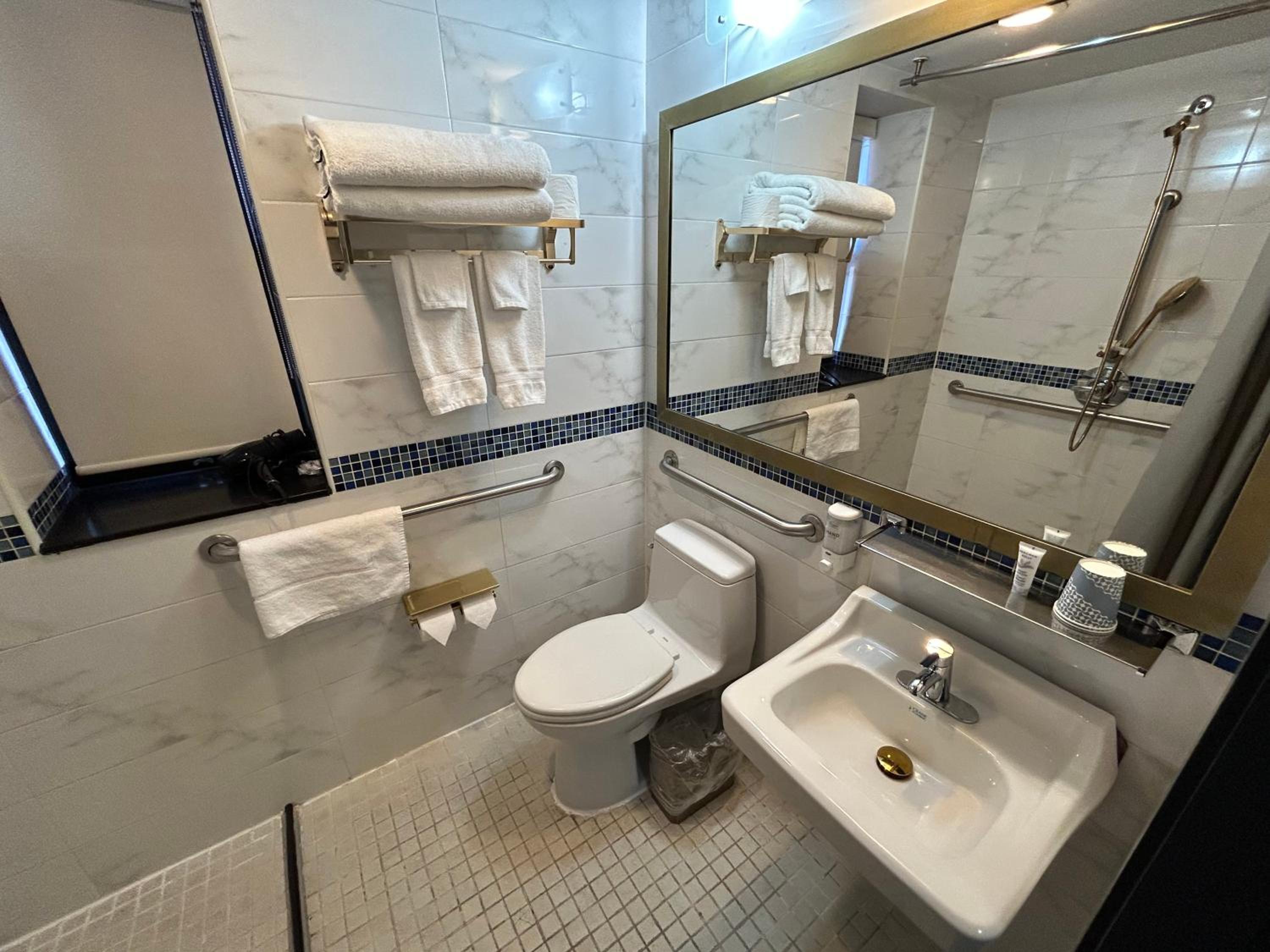 Queen Room - Disability Access