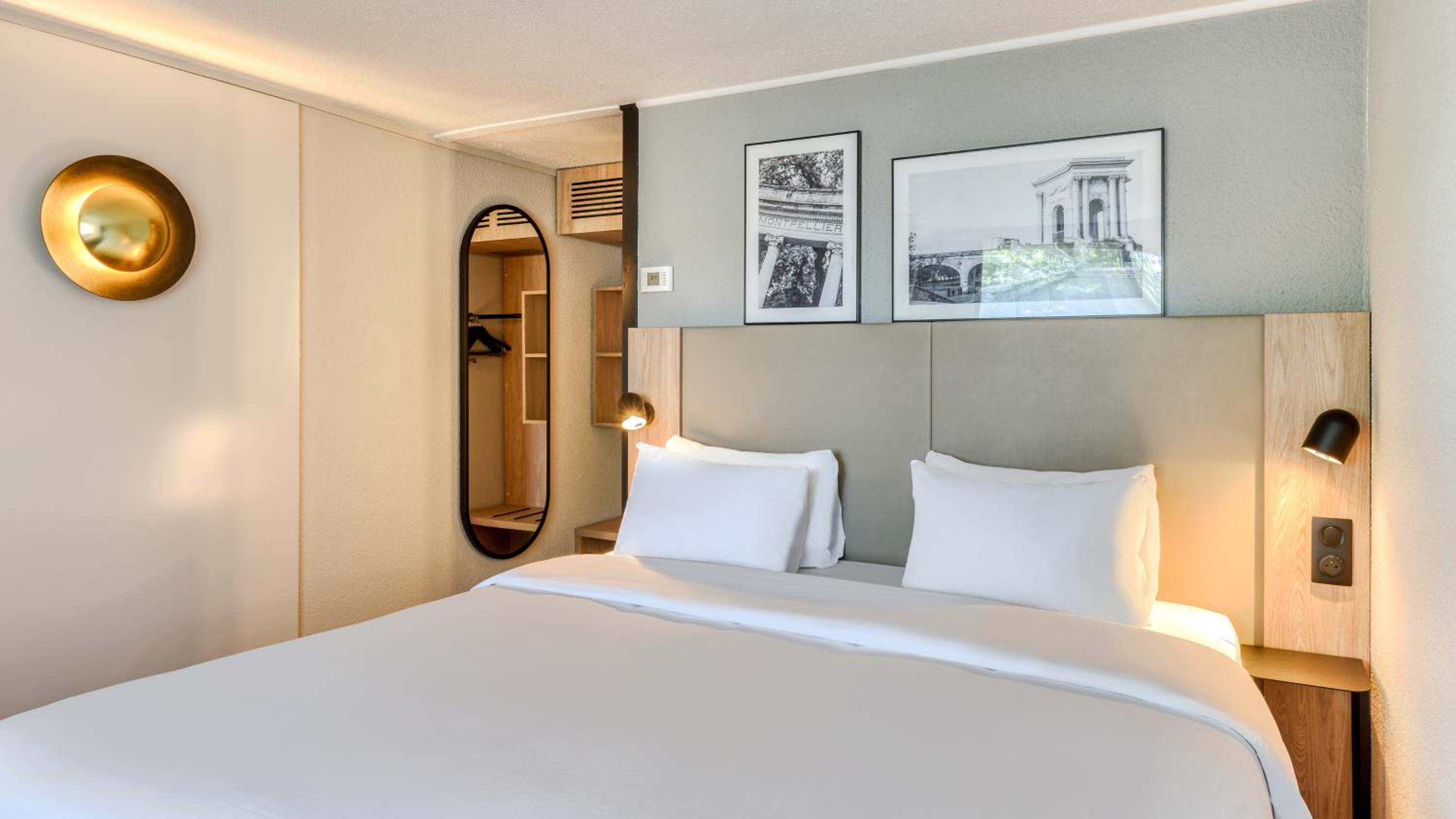 Superior Room - 1 King Bed