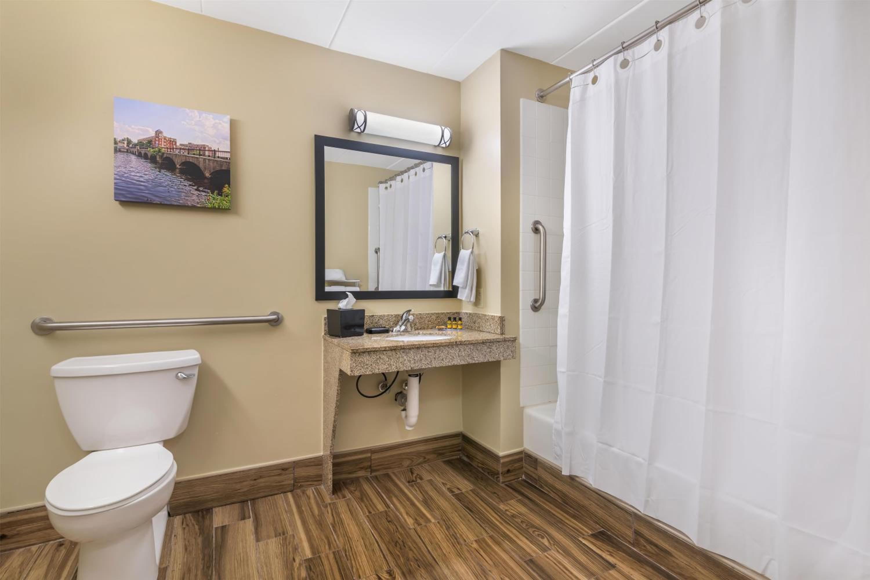 King Room with Bath Tub - Disability Access/Non-Smoking 