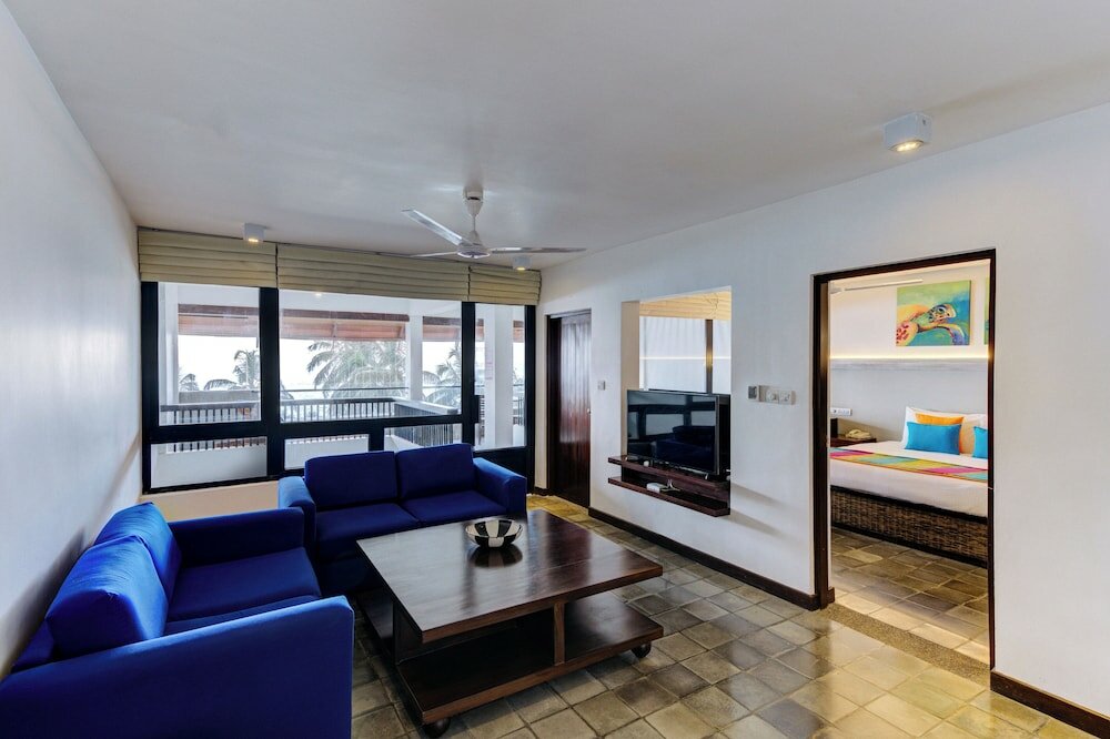 Middle Suite with Balcony - Discounts (10% on Food and Beverage, 15% on SPA)