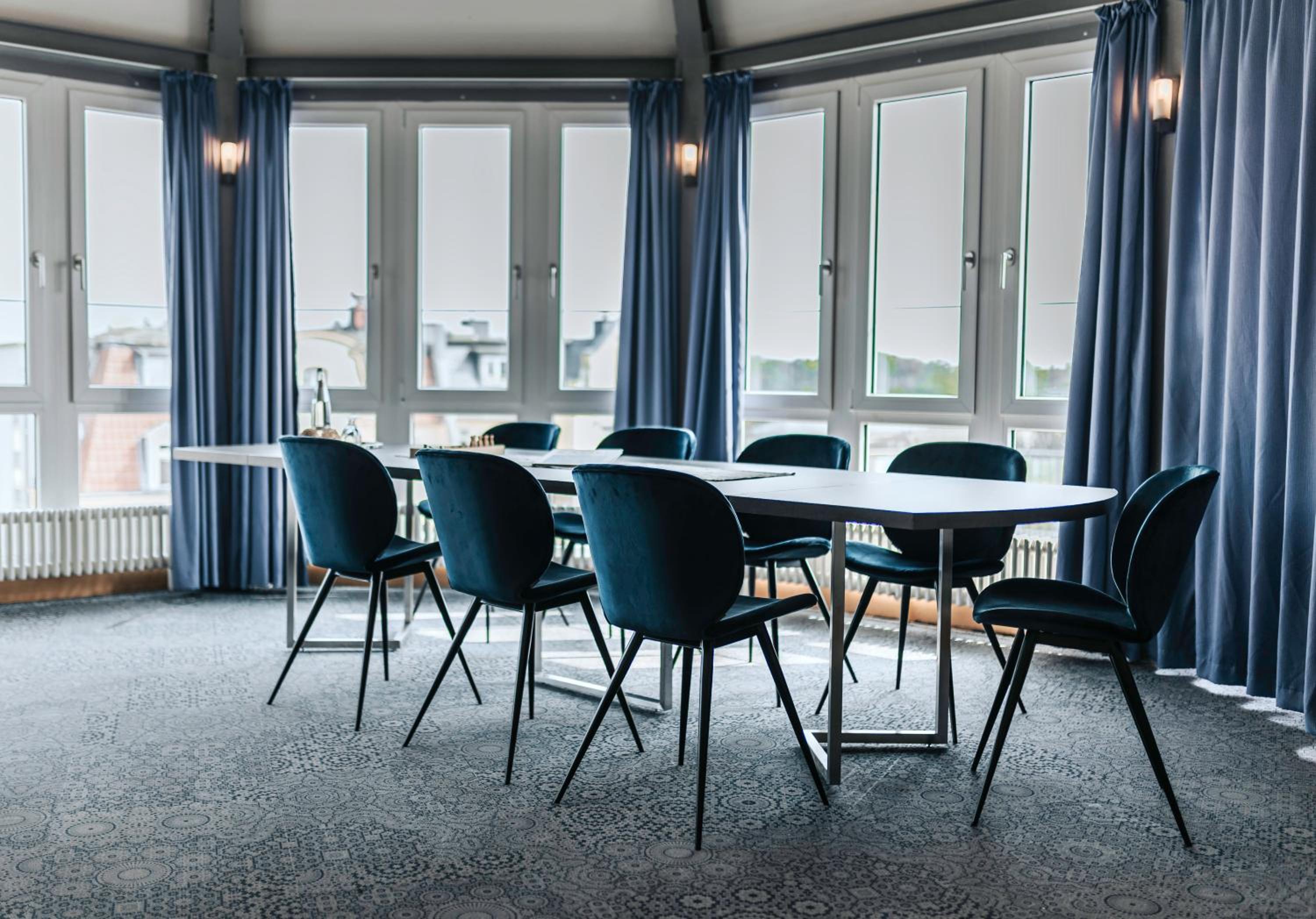 King Suite with Separate Living Area and Panoramic View