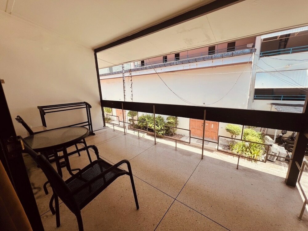 Standard Room, Pool View