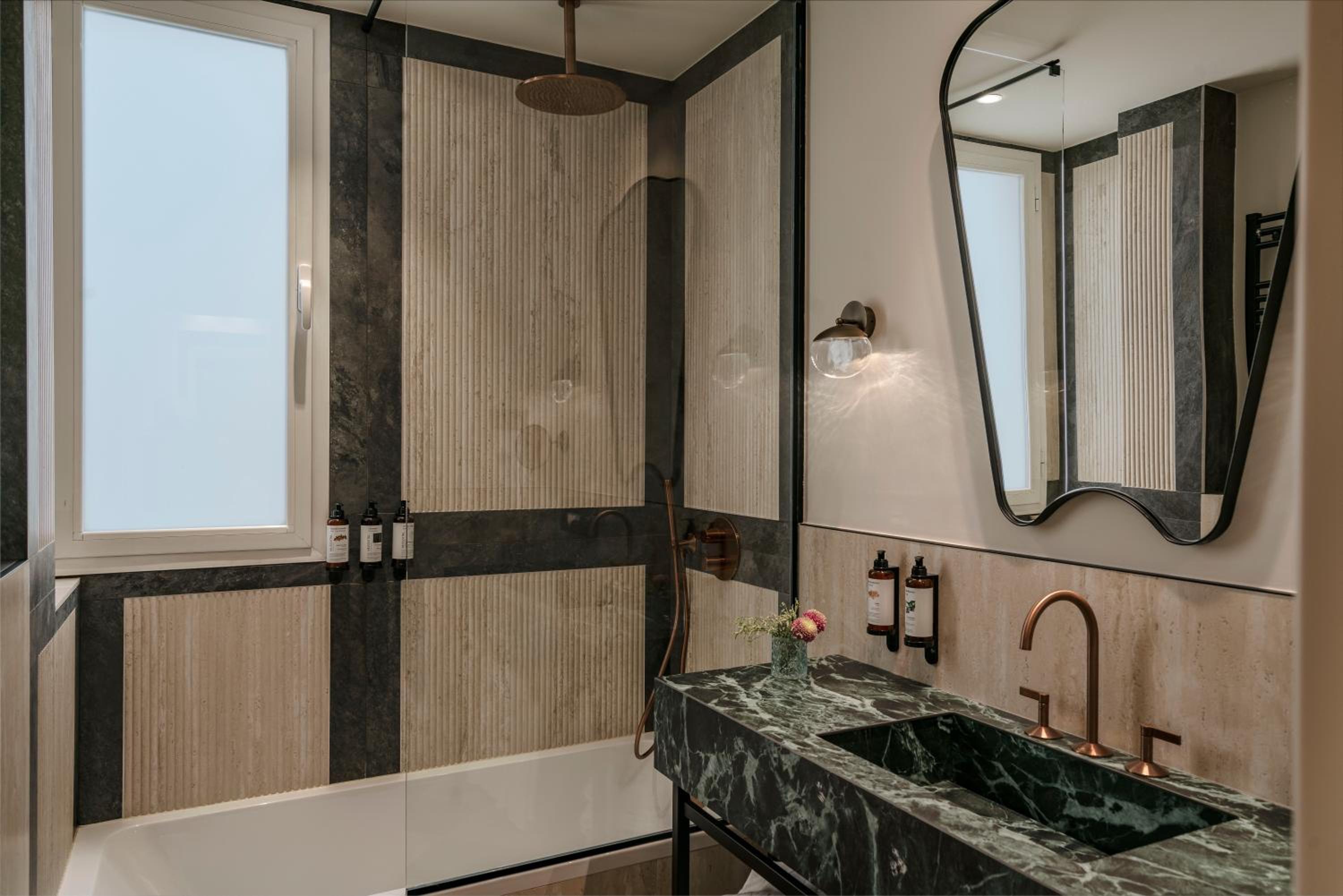 Vincci Room with sofa