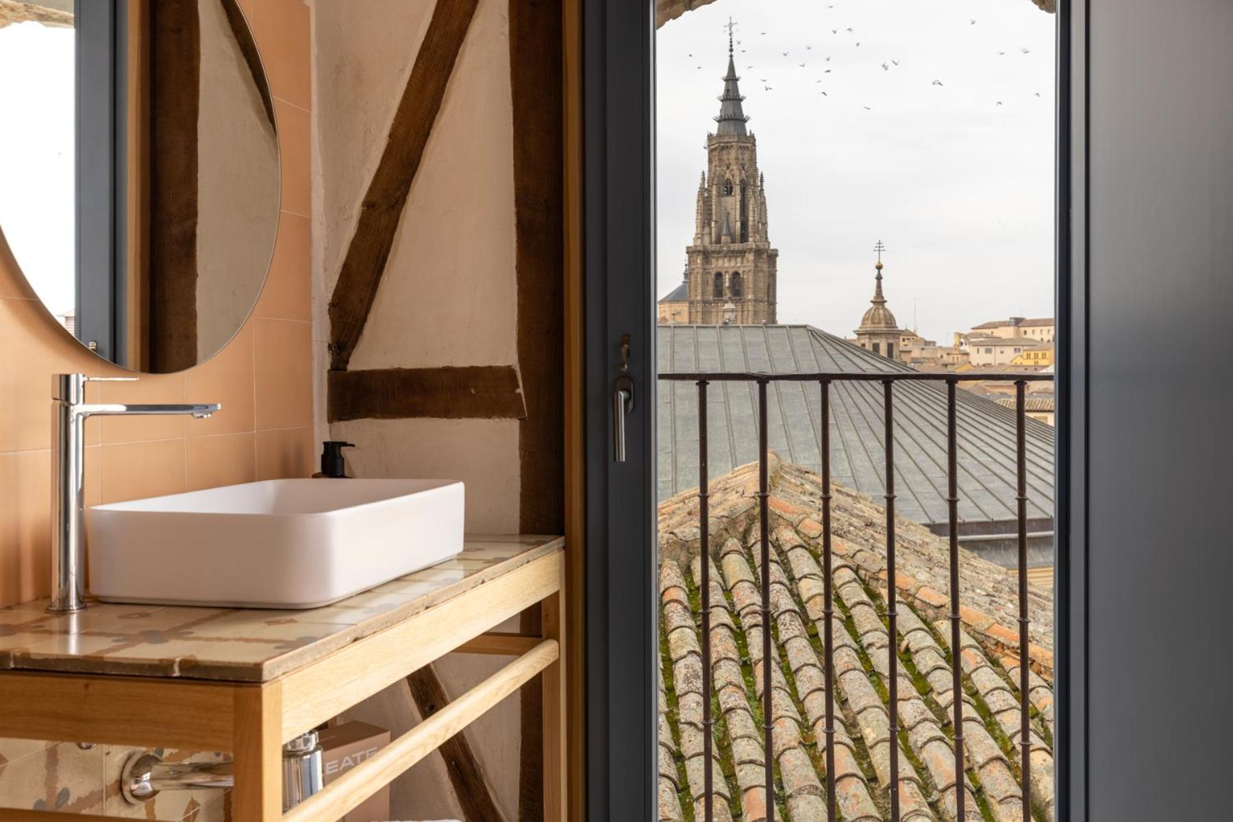 Doble Esencia con Vistas