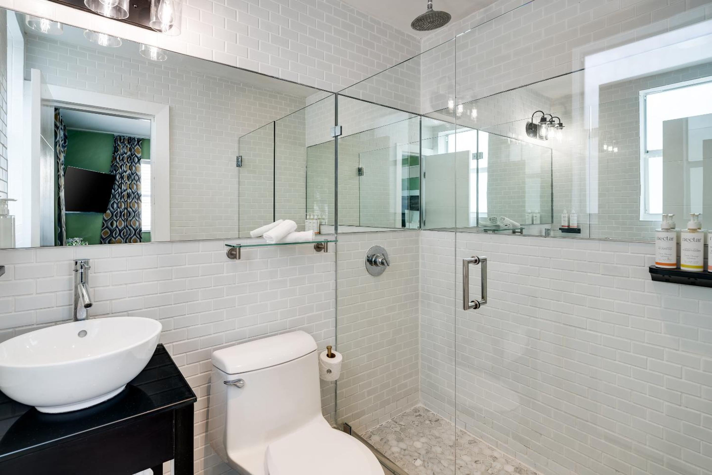  King Bedroom Pool View