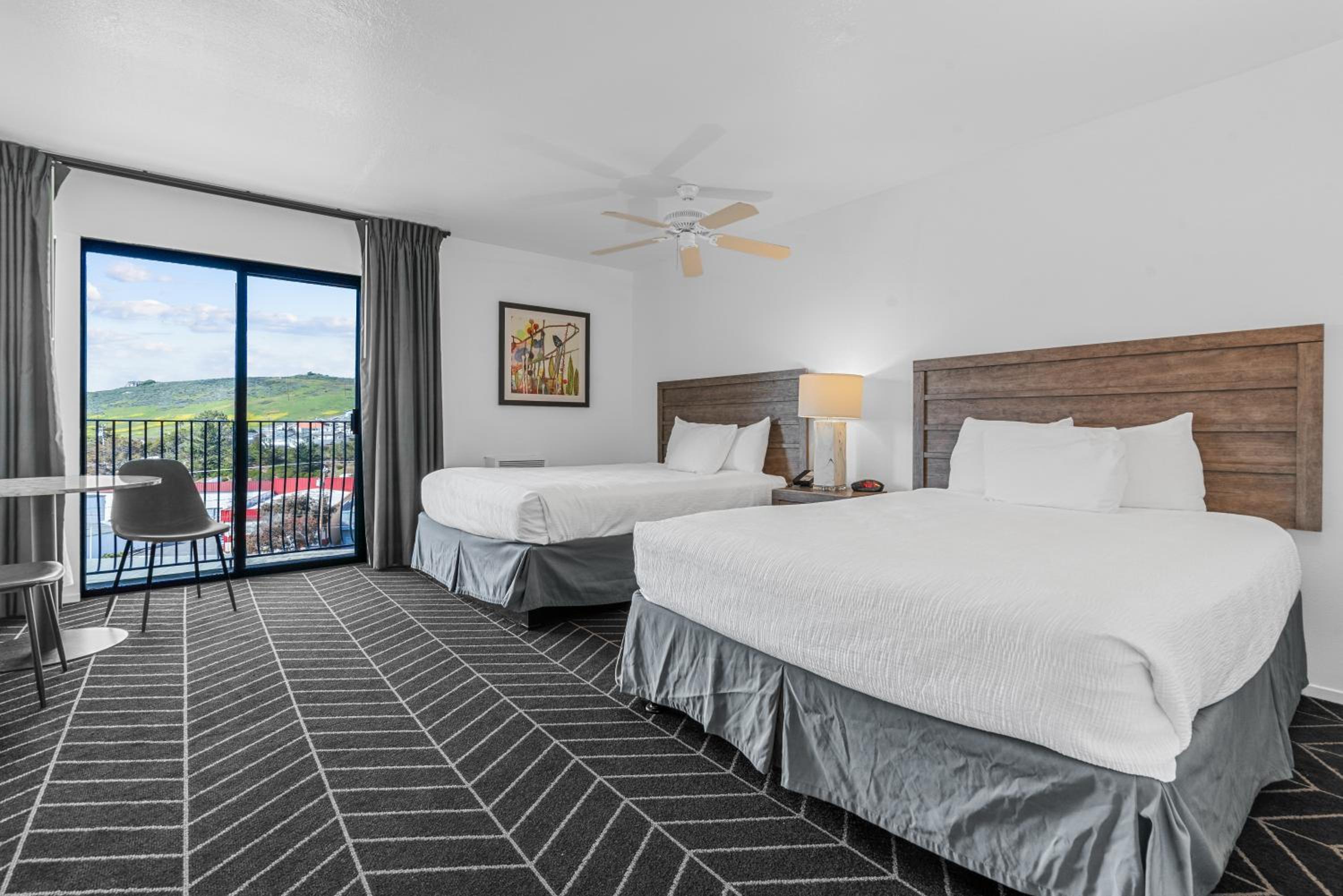 2 Queen Beds with Balcony, Non-Smoking