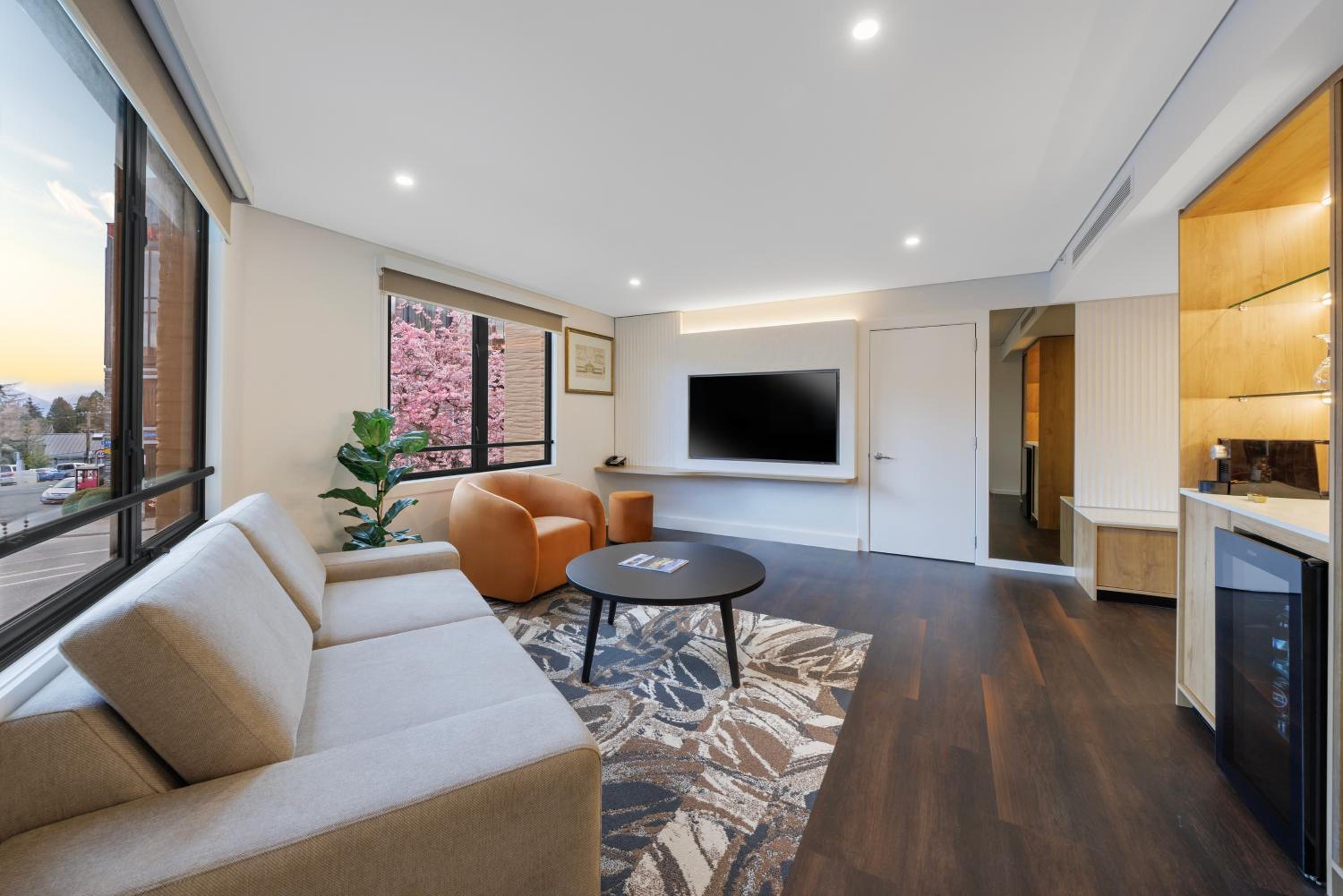 Luxury Loaded King Suite