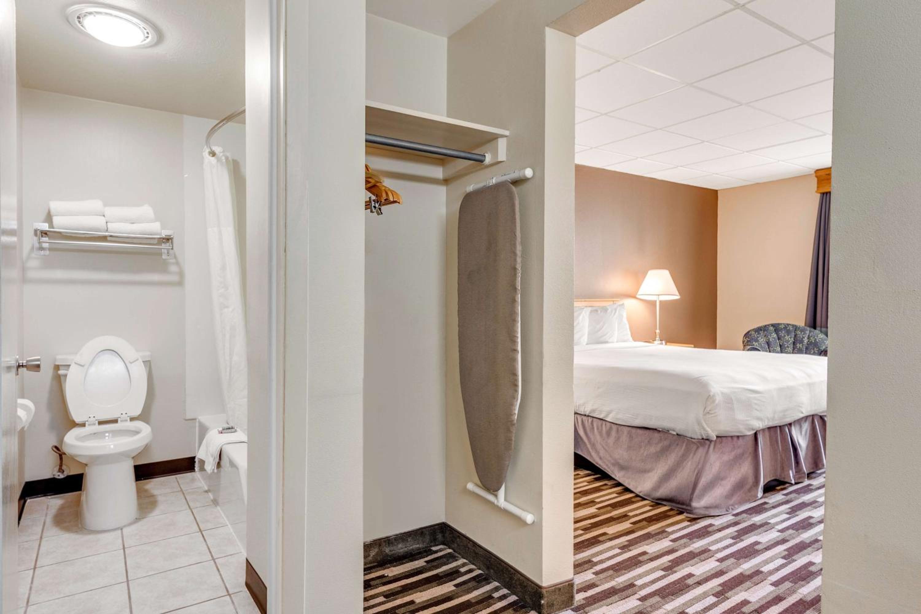 King Room - Second Floor/Non-Smoking