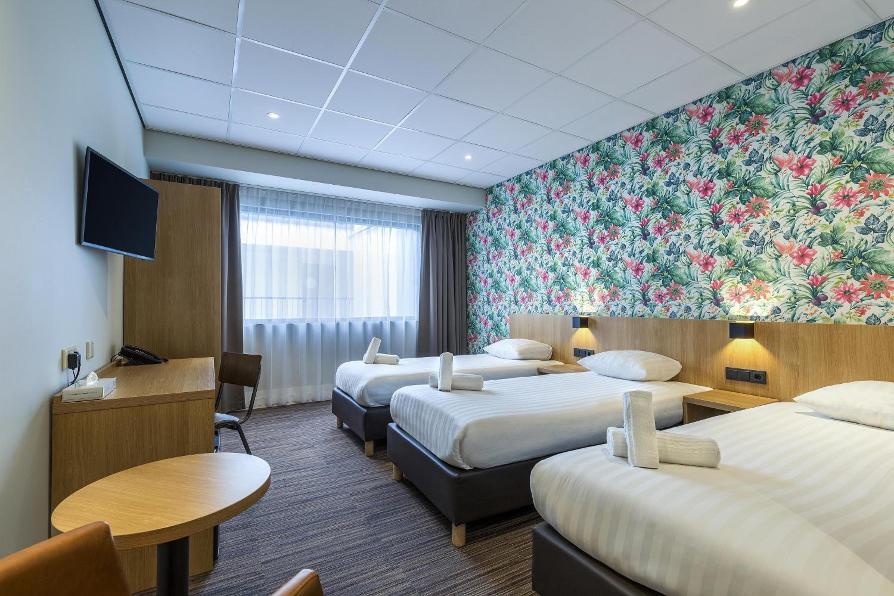 Economy Triple Room with Shower - Non-Smoking