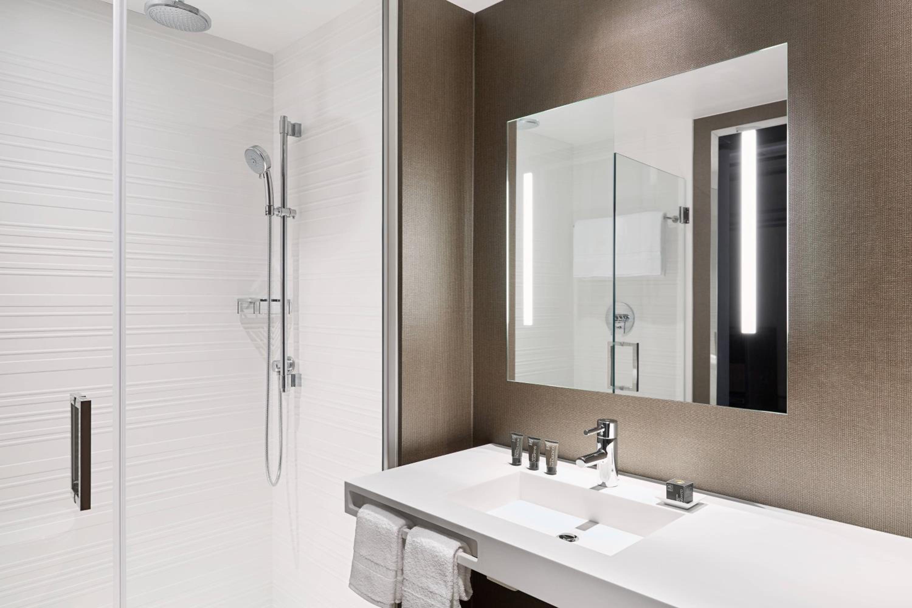 Double Room with Two Double Beds - Hearing Accessible