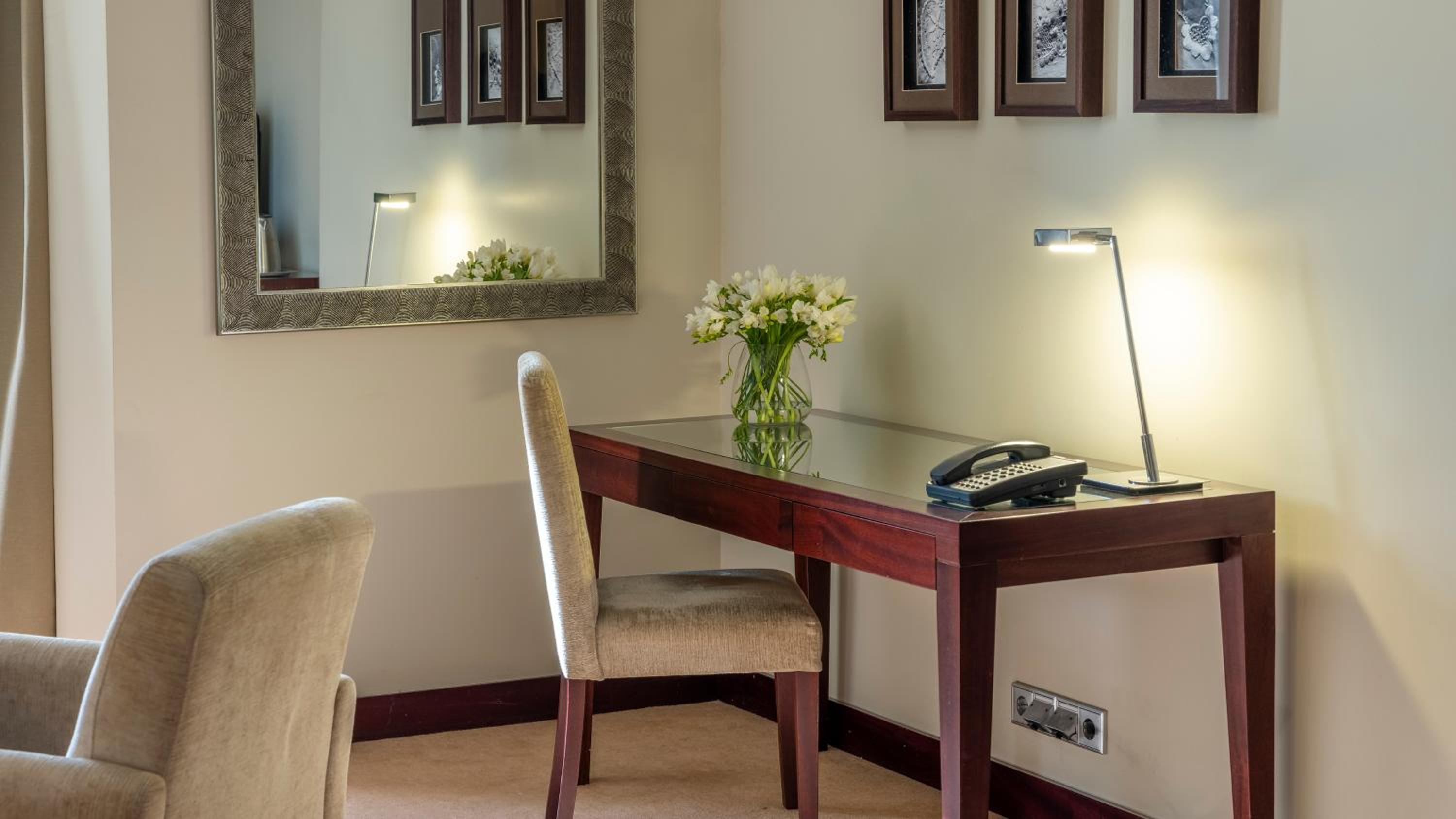Junior King Suite - High Floor