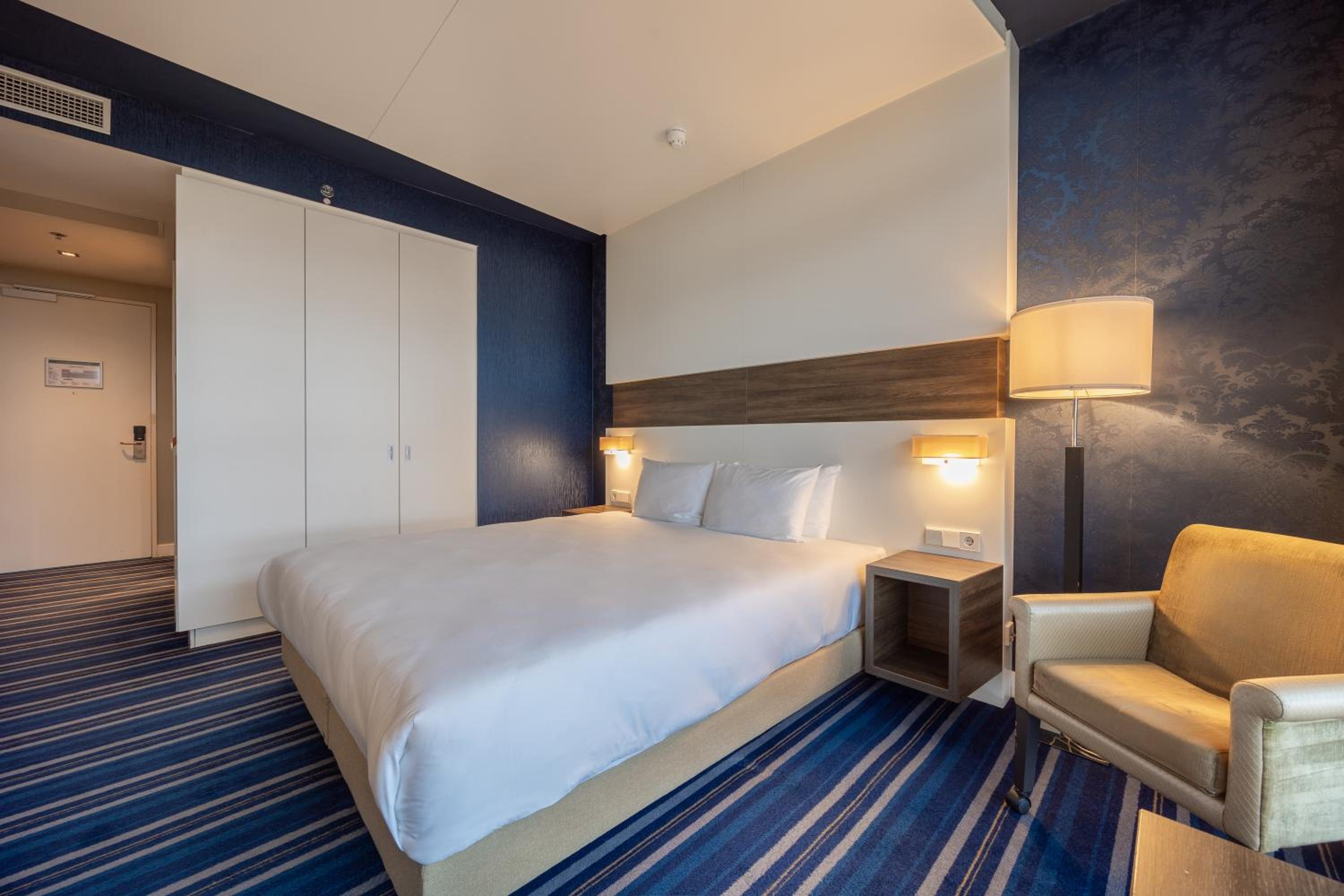 Comfort Room 1 King Bed