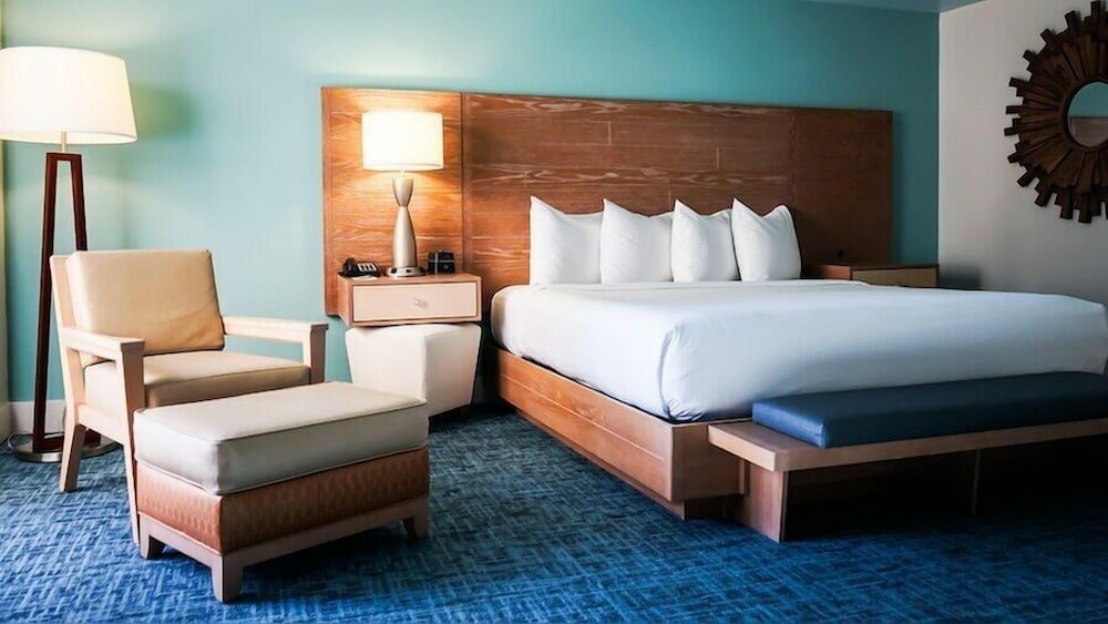 Suite, 1 King Bed, Corner (King Corner Suite)