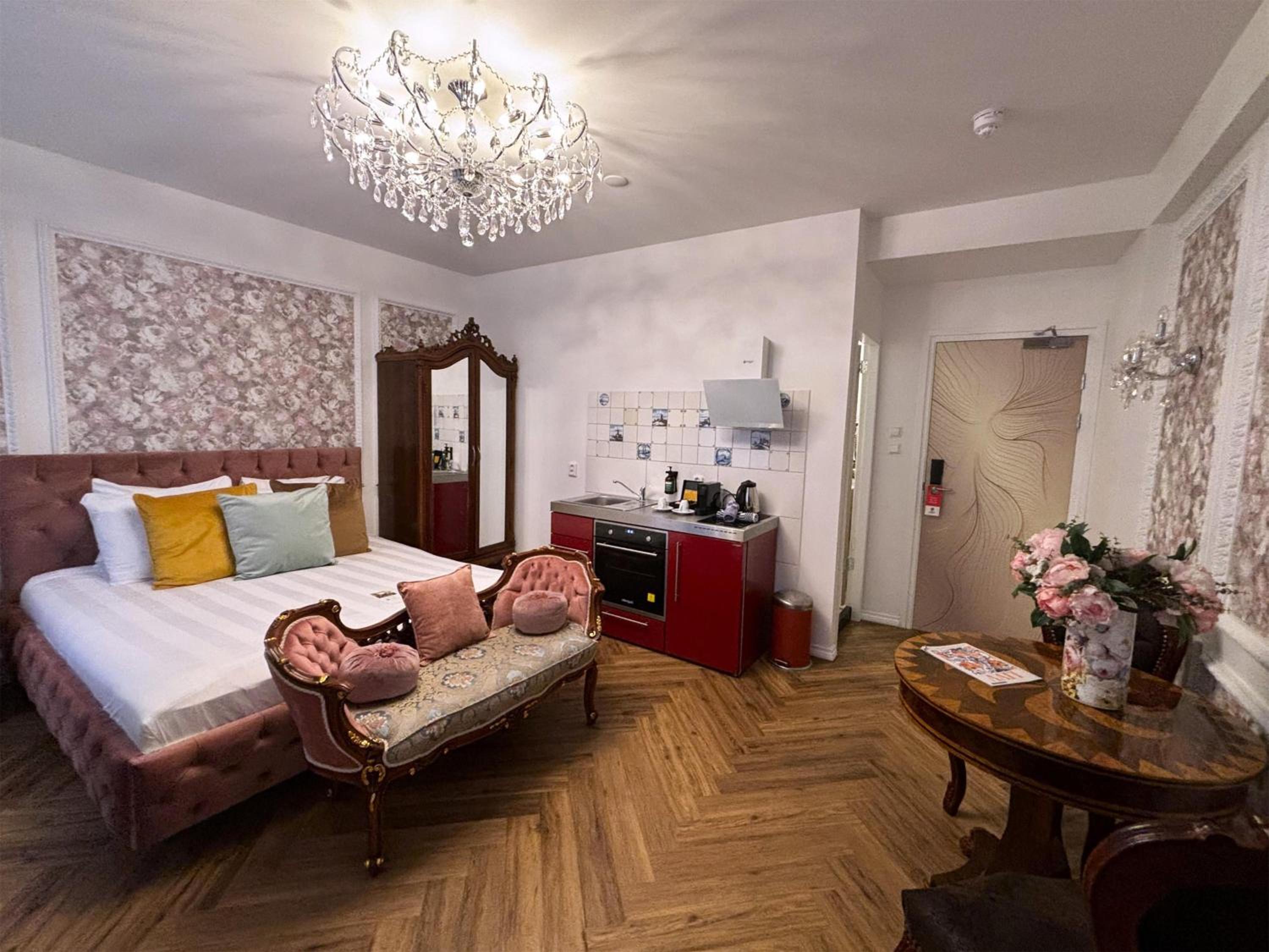 Studio with Double Bed and Kitchenette - Non-Smoking