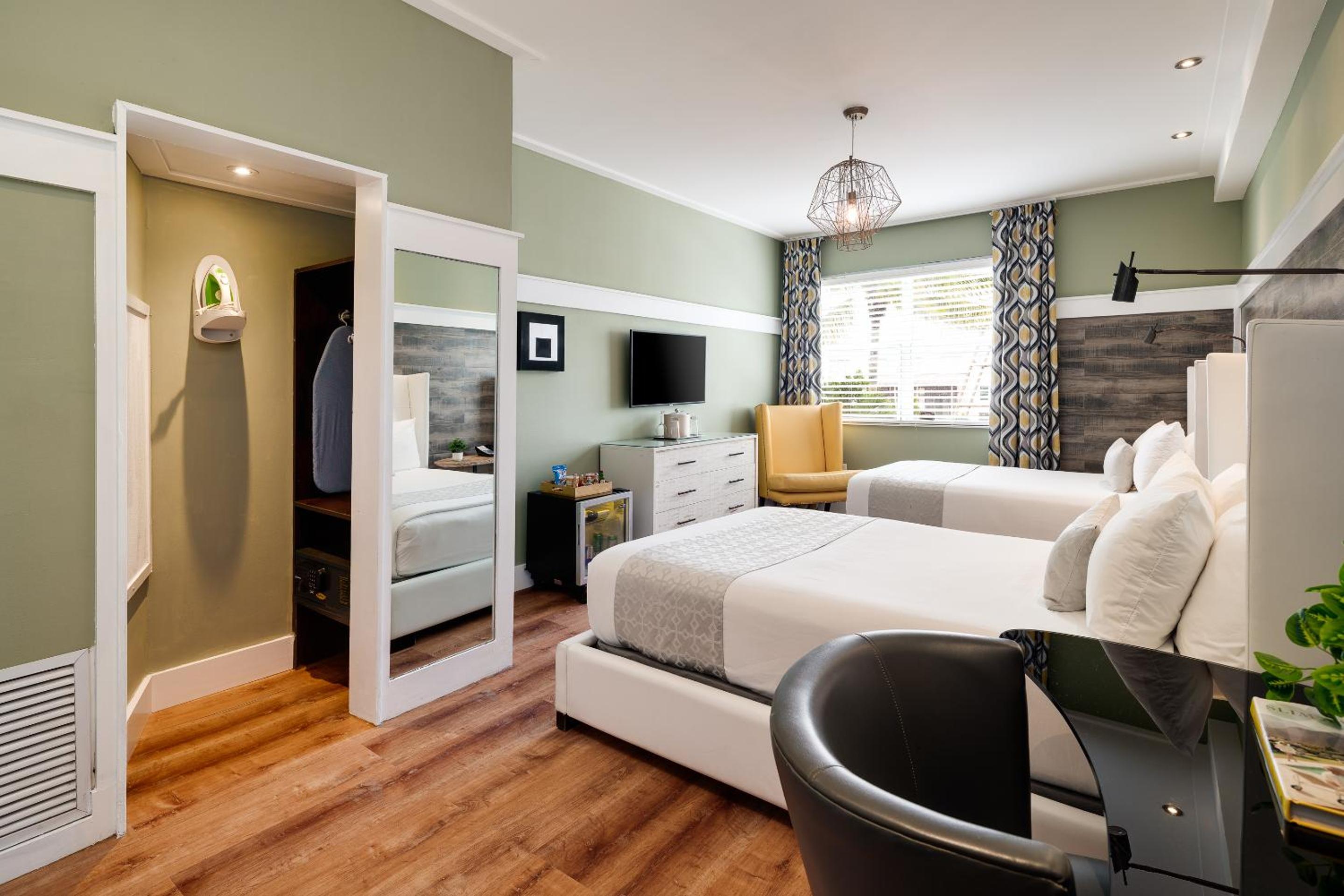 Double Bedroom City View