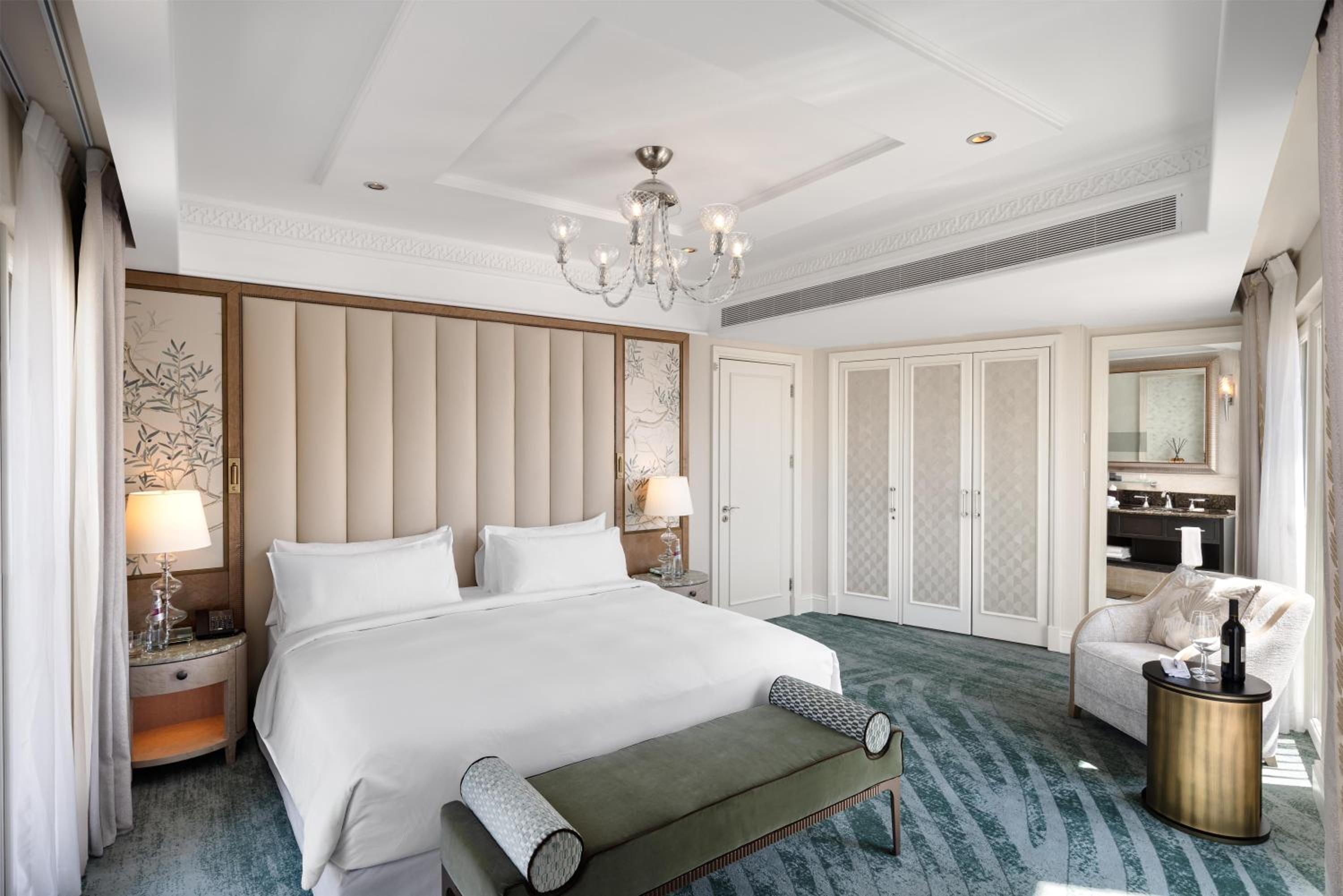 One-Bedroom Premier Suite