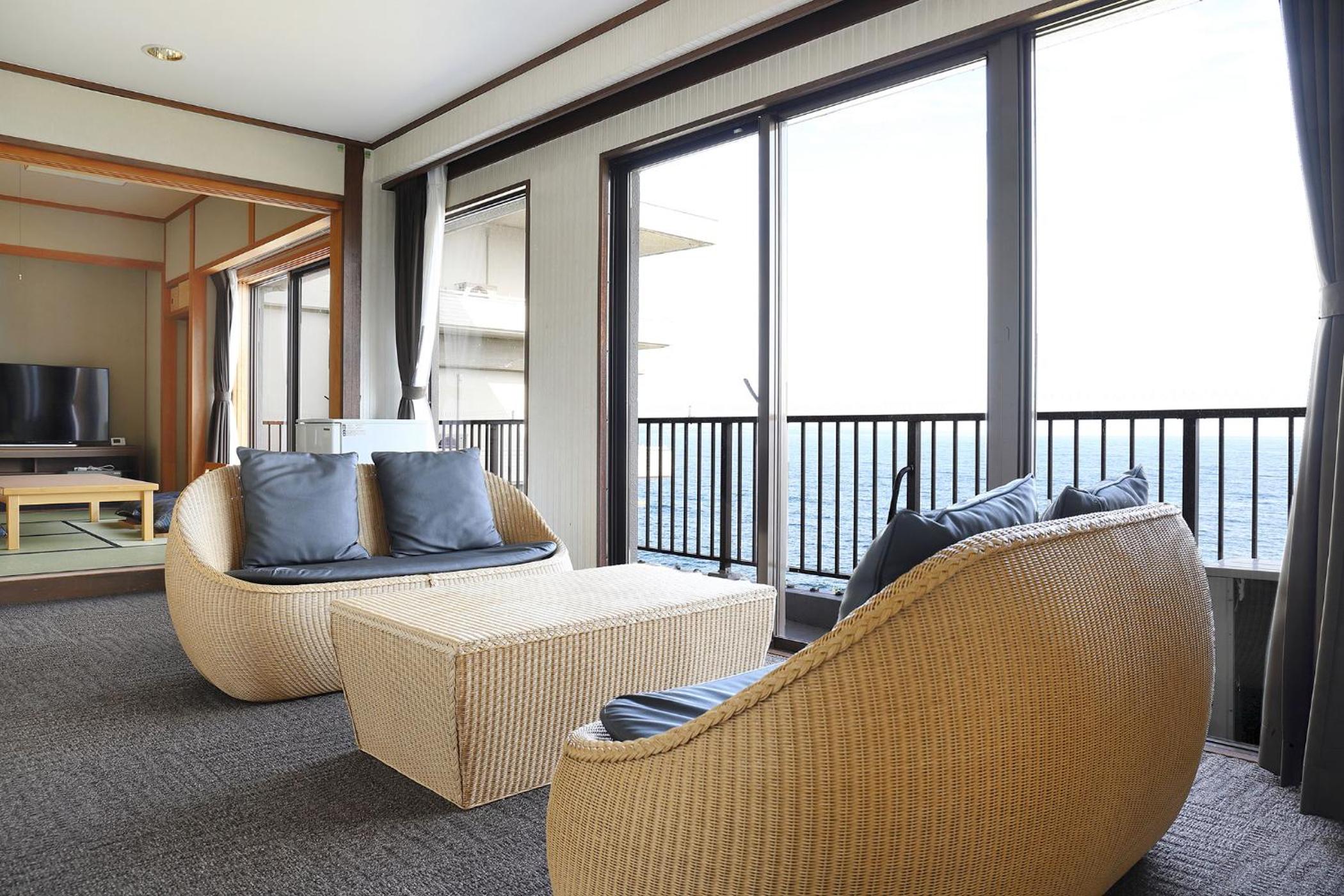 Standard Twin Room with Tatami Area - Ocean view - Private Bathroom - Non-Smoking