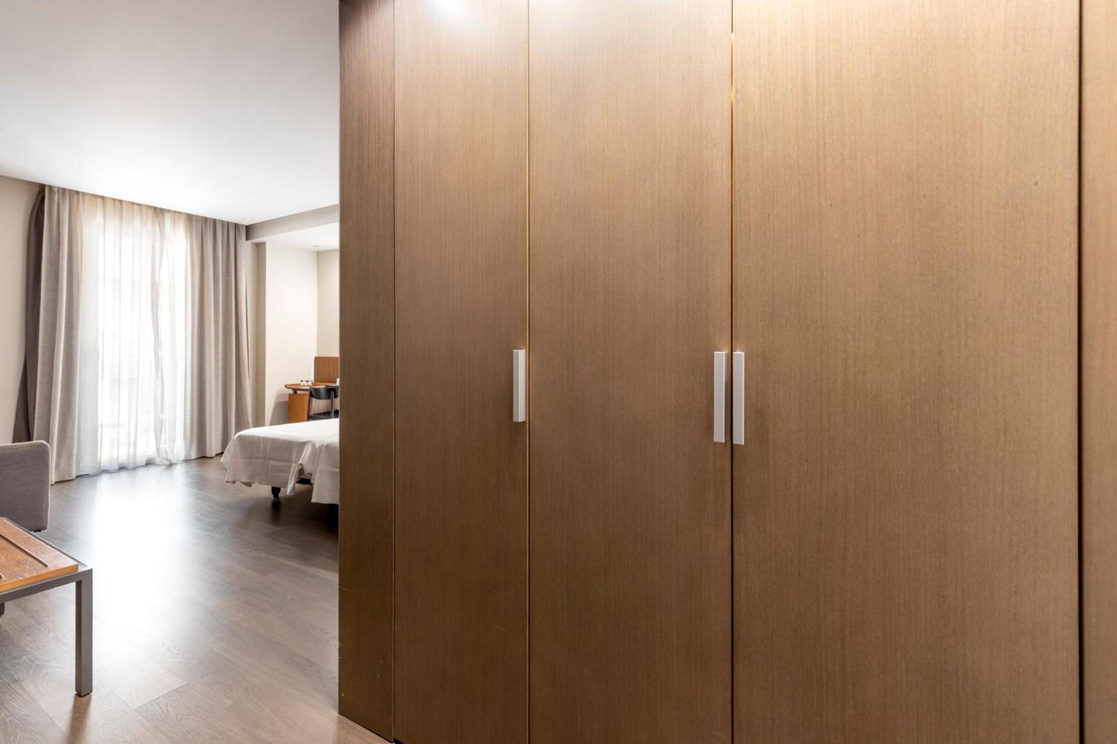 Deluxe Double Room (2 Adults + 1 Child)