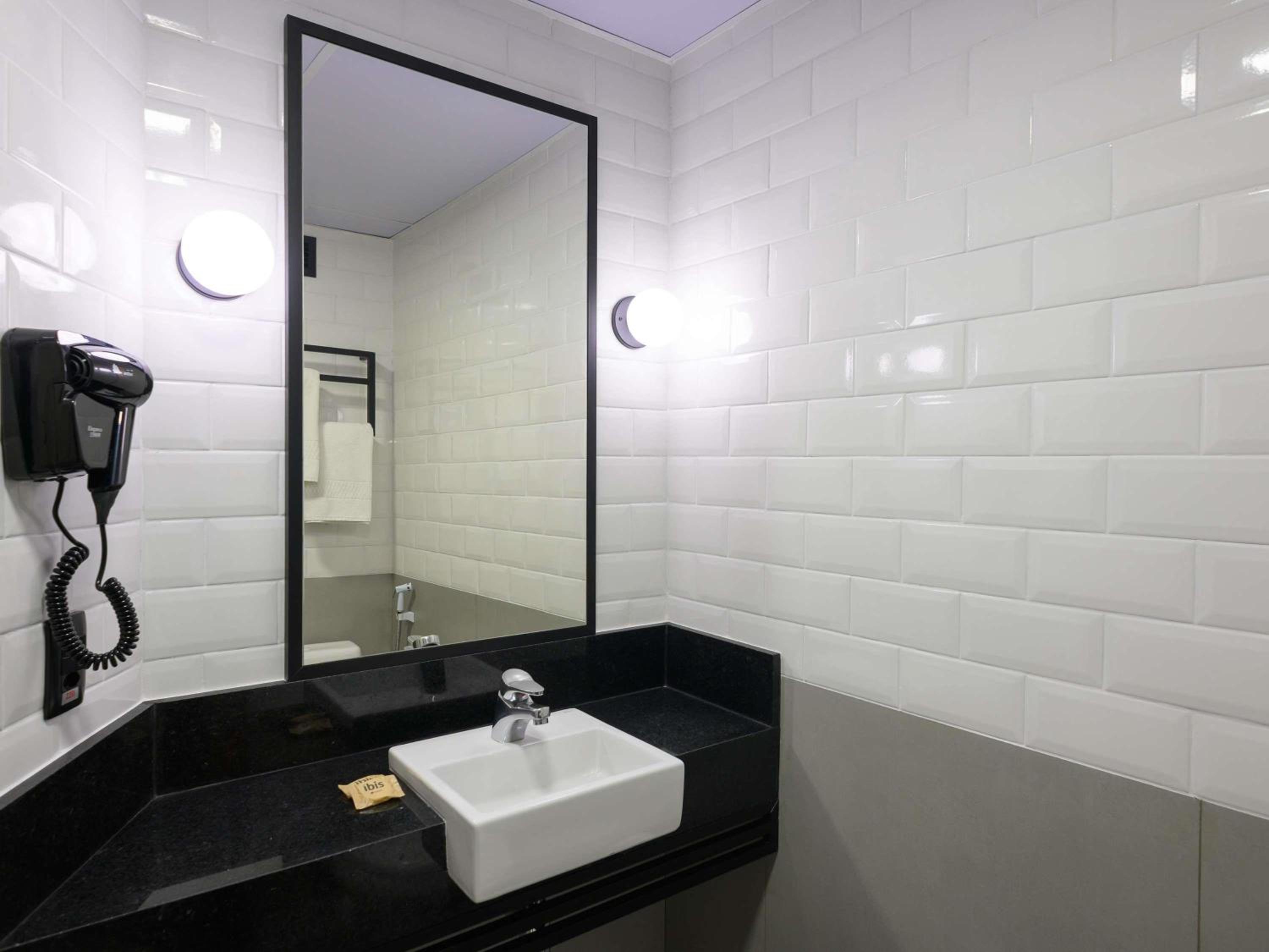 Modern Apartment with One Double Bed