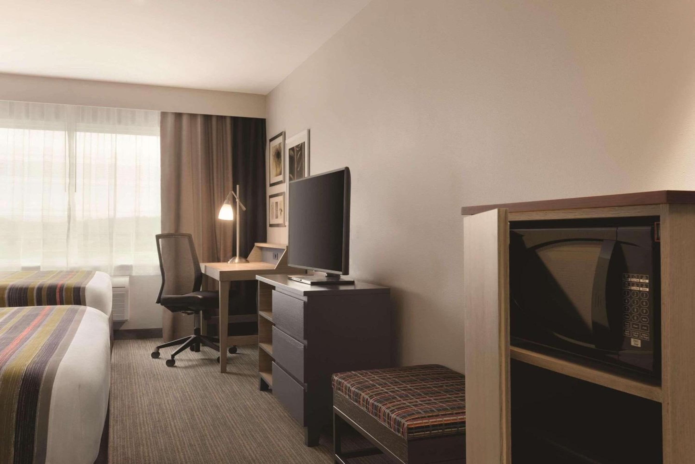 Quadruple Room with Two Queen Beds - Non Smoking