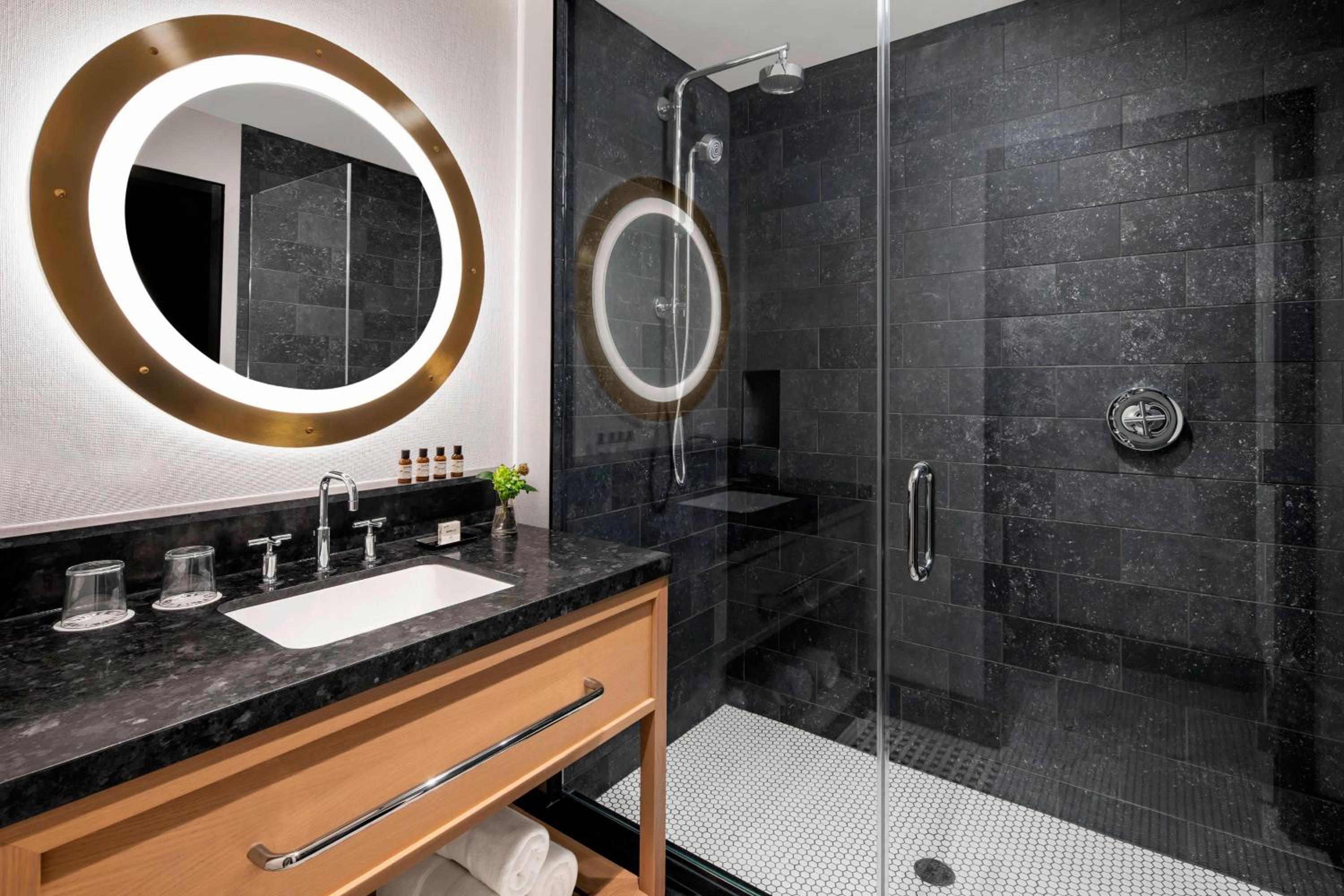 Corner Queen Room with Two Queen Beds - Hearing Accessible