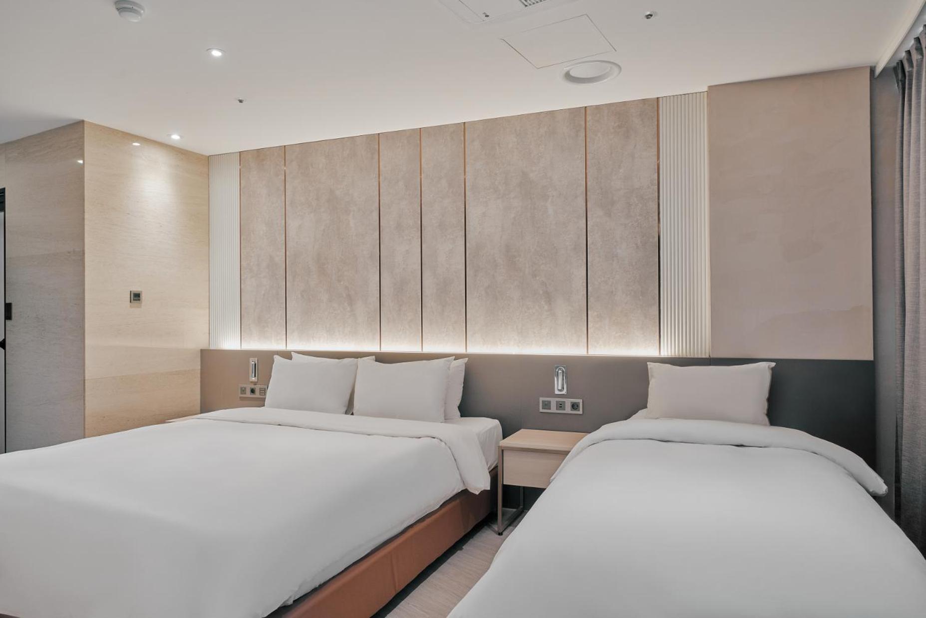 Deluxe Twin Room - No View