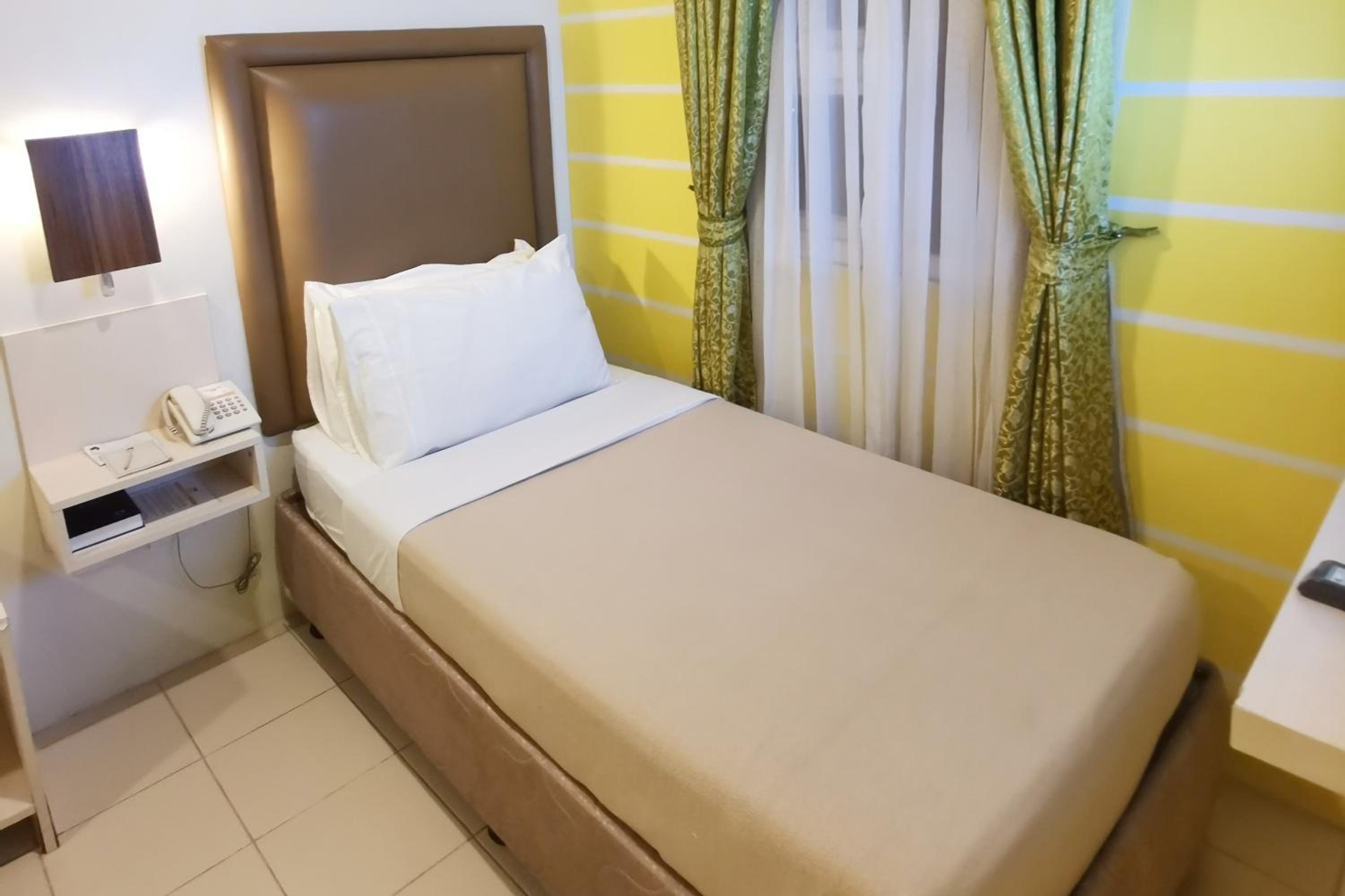 Deluxe Single Room