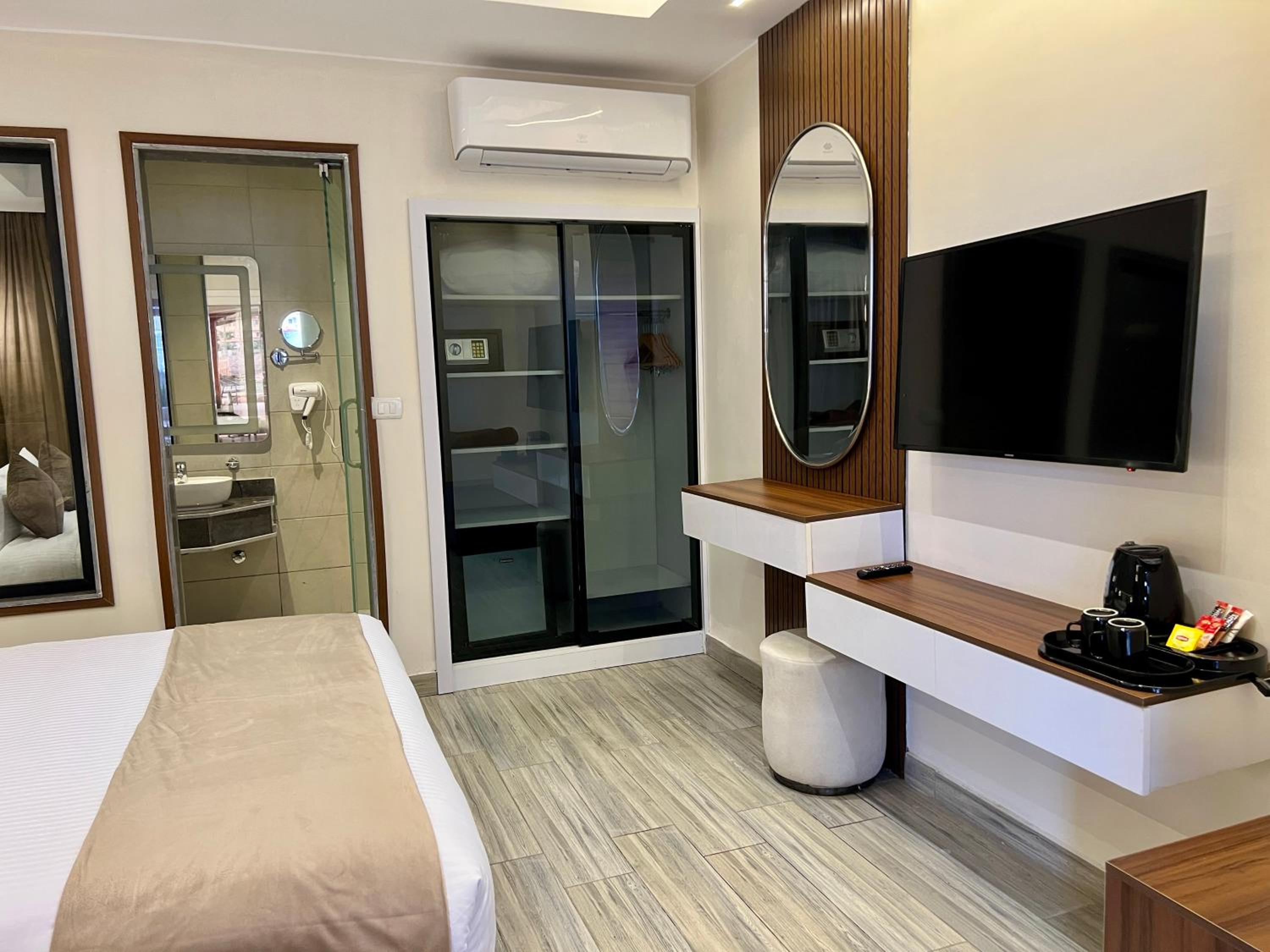 Superior Double or Twin Room with Pool View