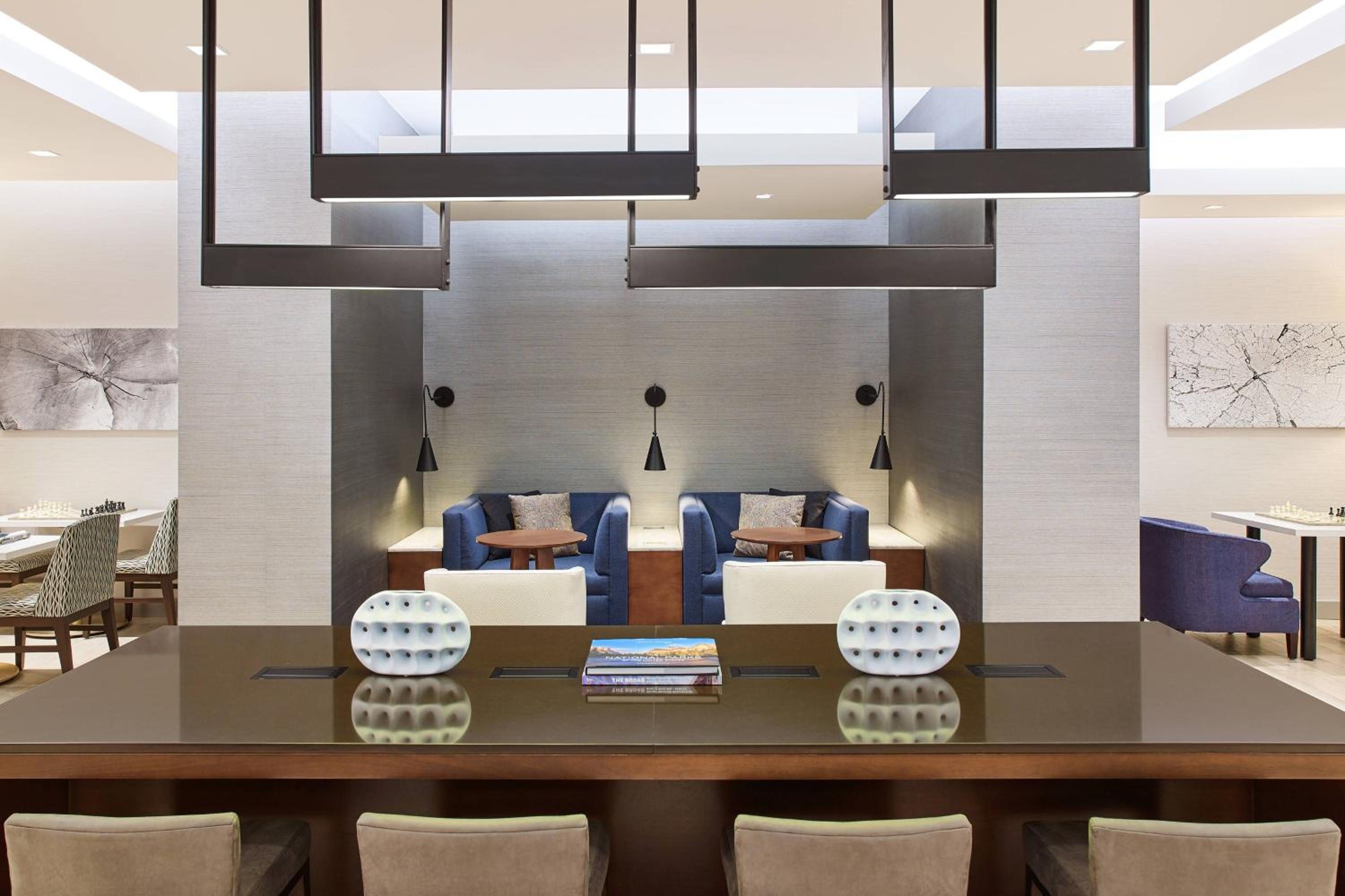 King Room - Club Level/M Club Lounge Access - Mobility Accessible with Tub