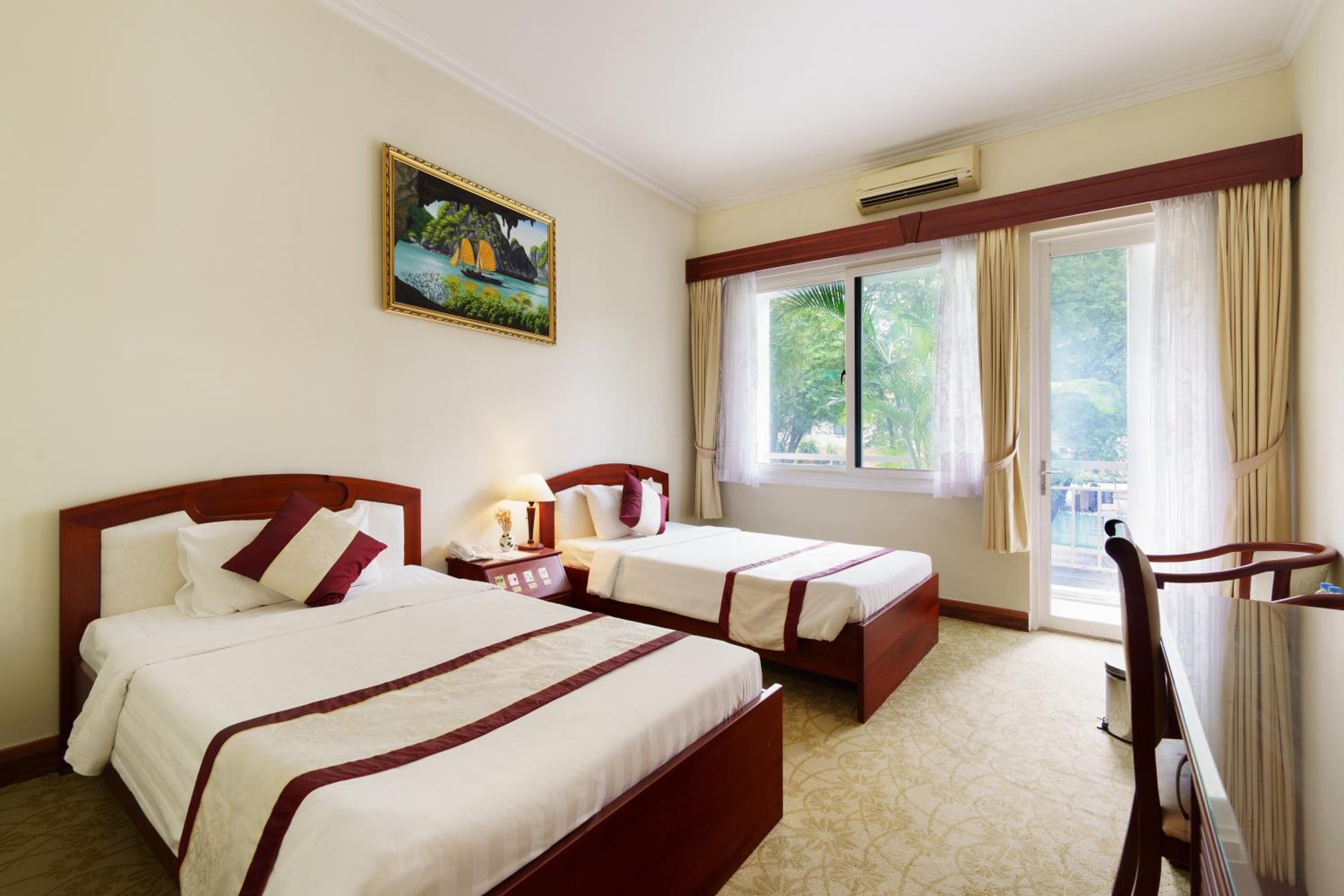Premium Twin Room With Balcony