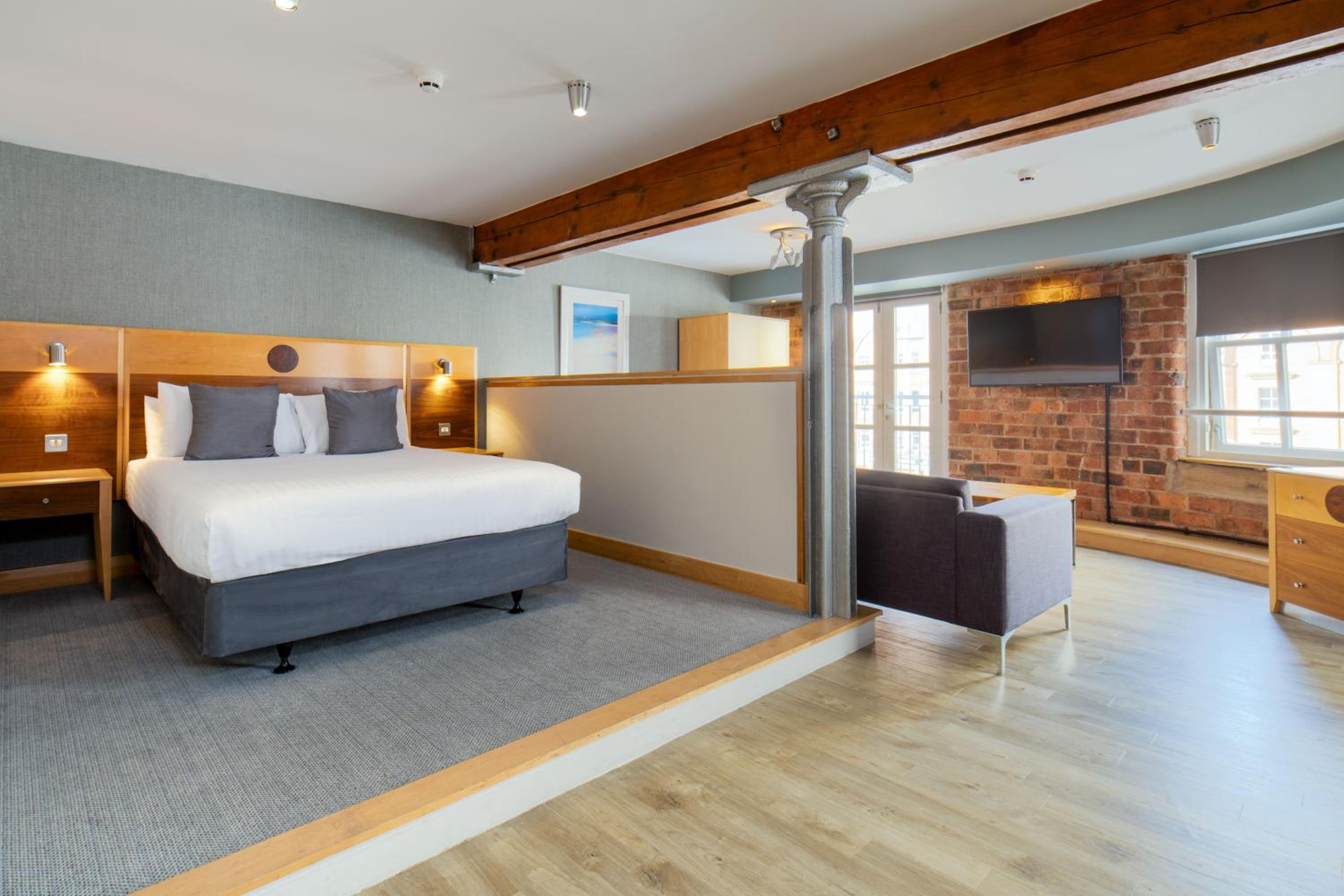 Larger Double Studio Suite with Sofa Bed - Non-Smoking