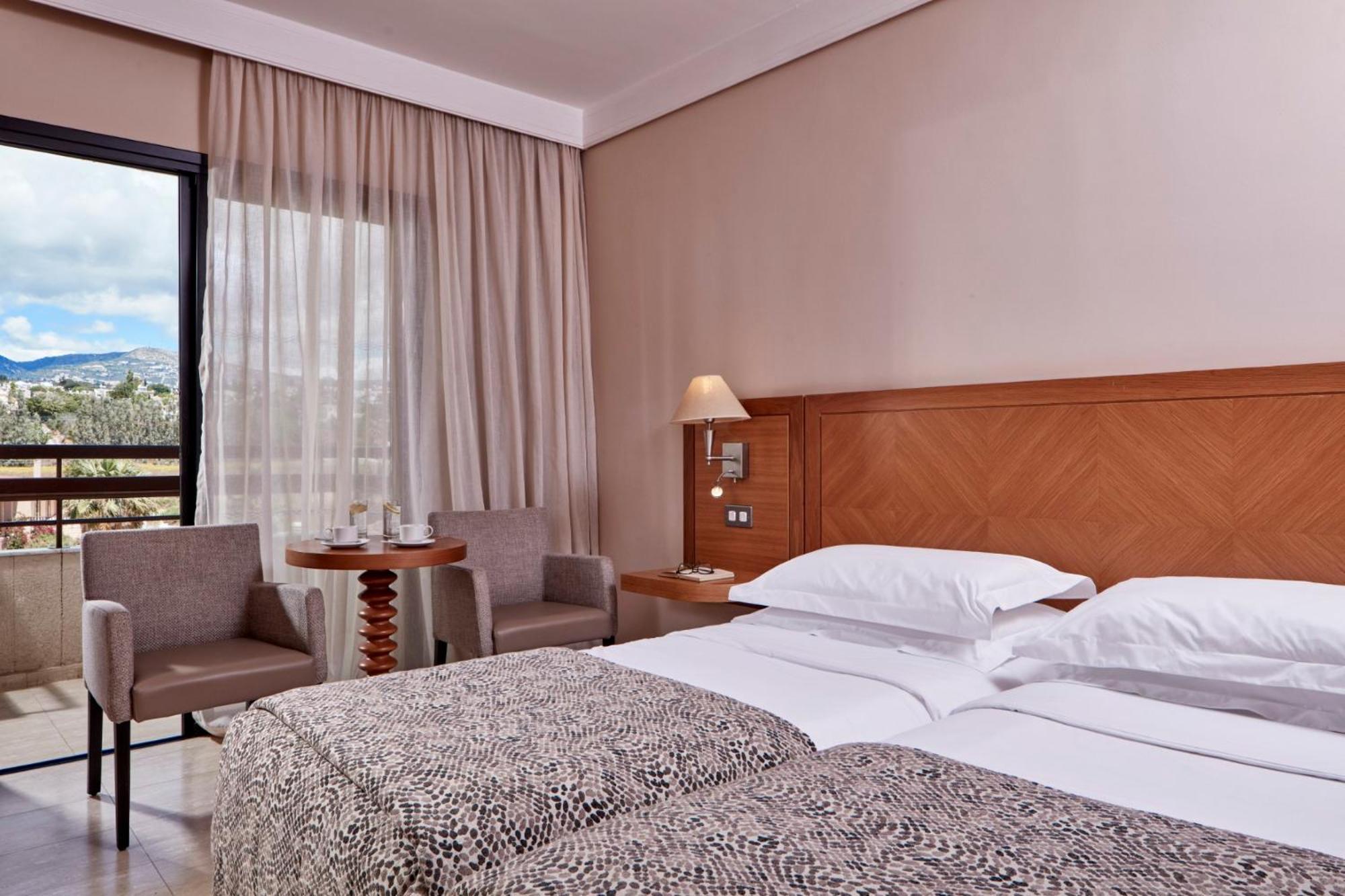 Twin / Double Room Side Sea View