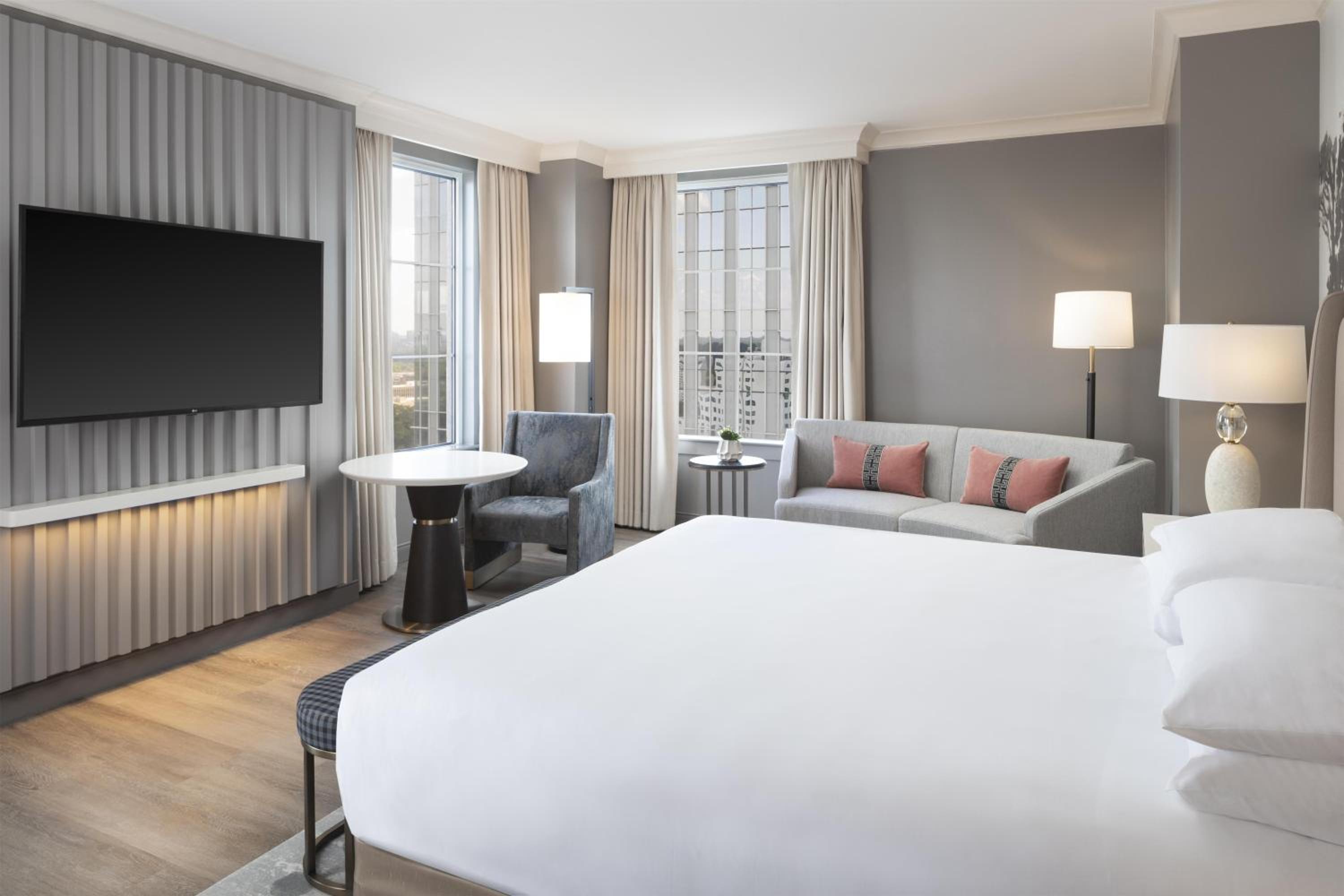 Corner King Room