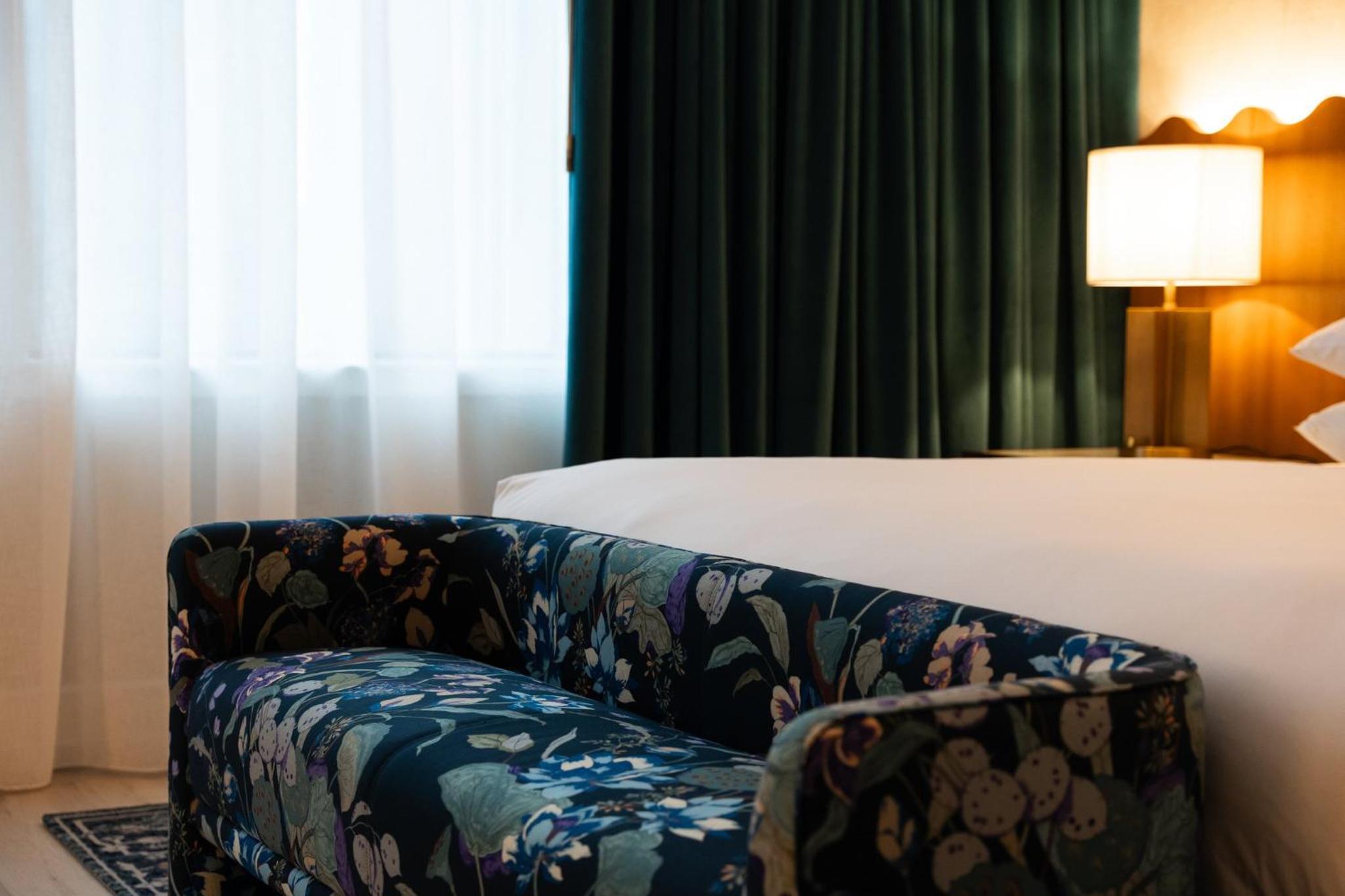 King Room with Mobility Accessible Roll-In Shower - Non-Smoking