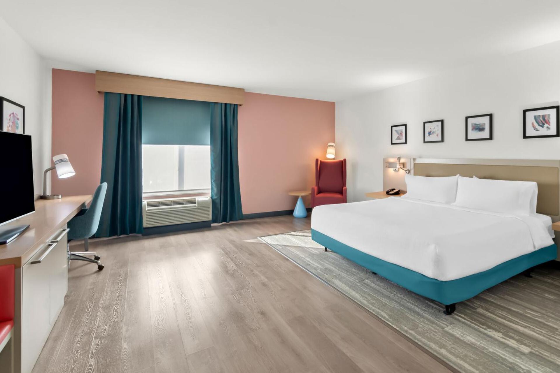 King Room with Tub - Mobility and Hearing Access