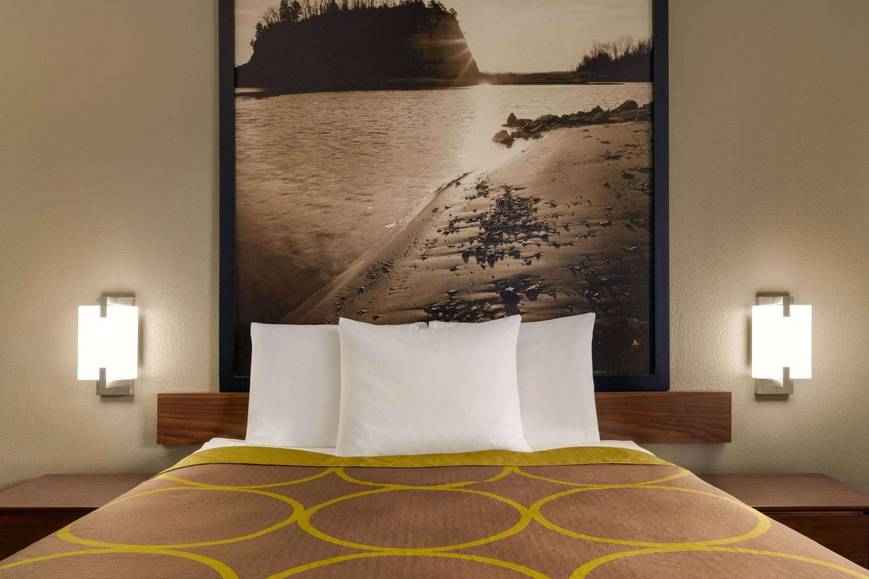 Queen Room - Non-Smoking