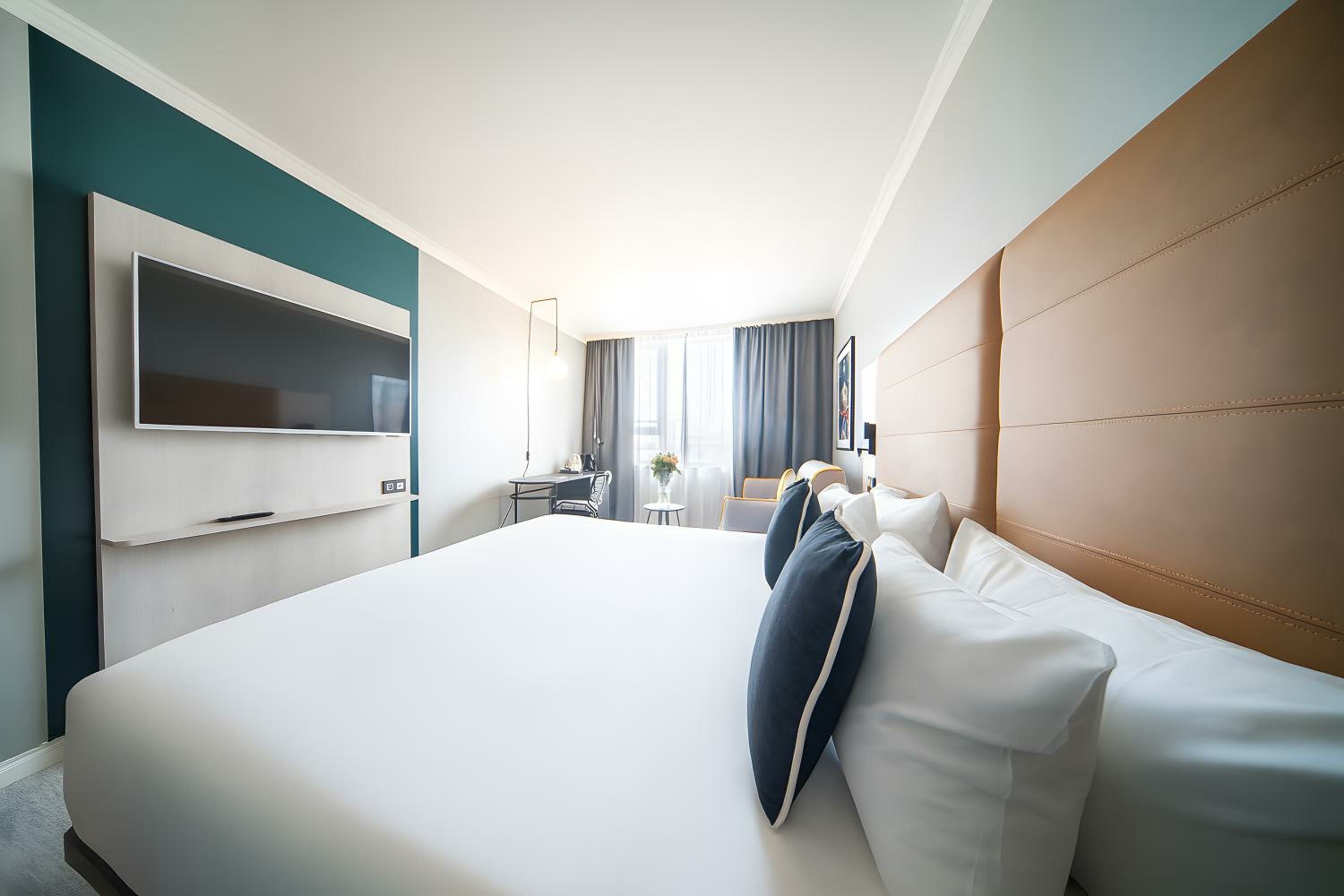 Superior Room with King Bed and Sofa Bed