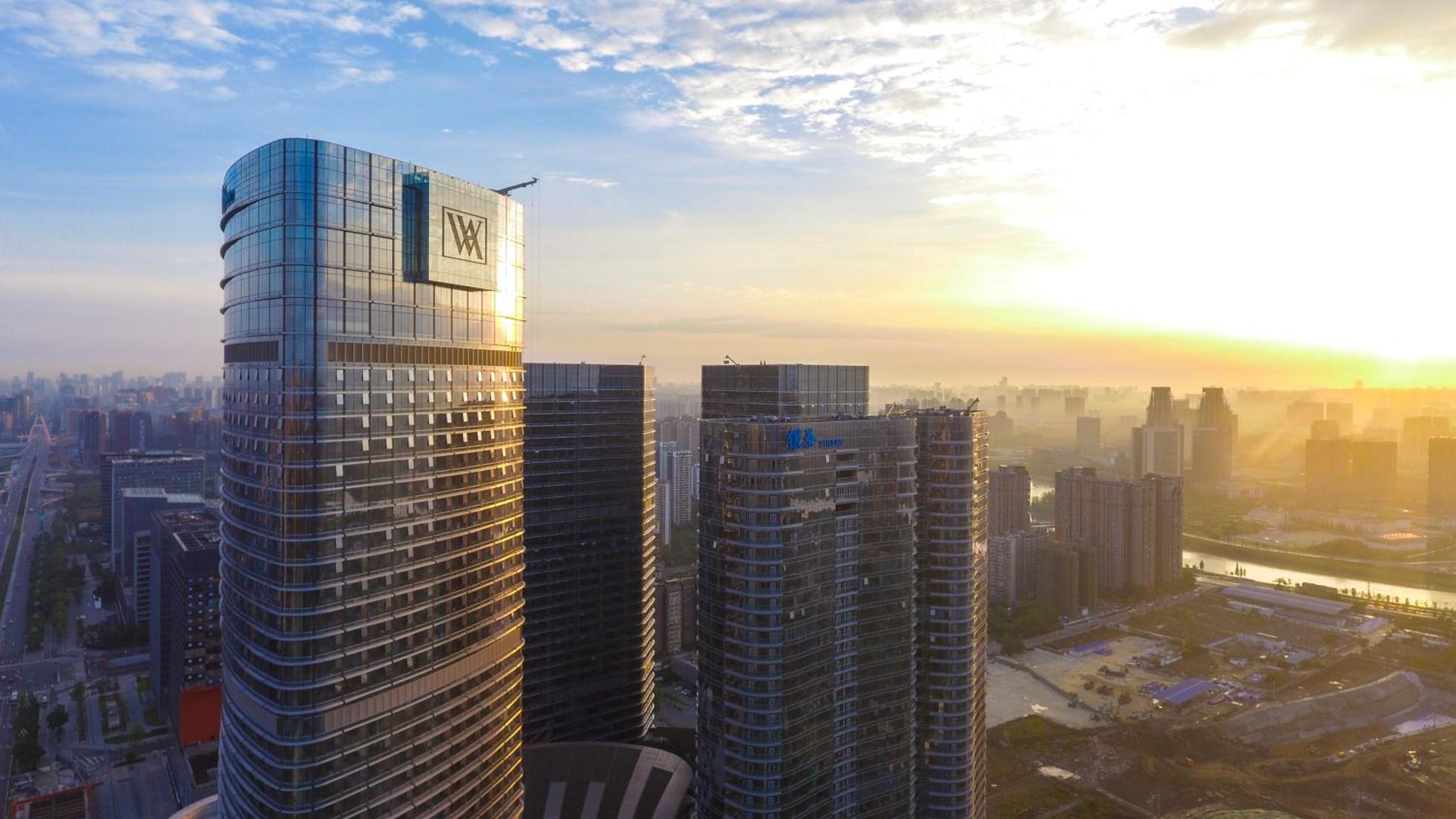 Suite with Twin Tower View