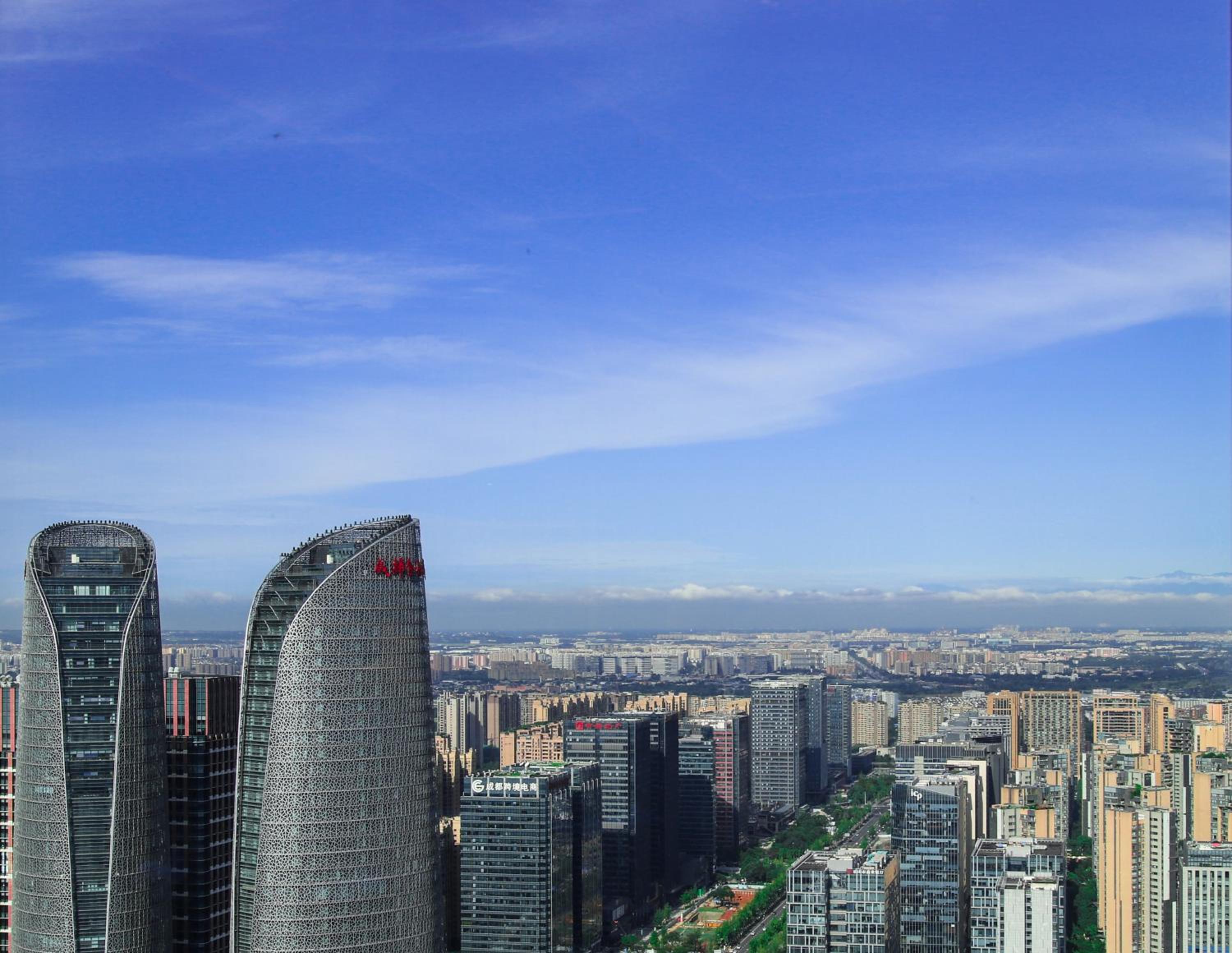 Suite with Twin Tower View