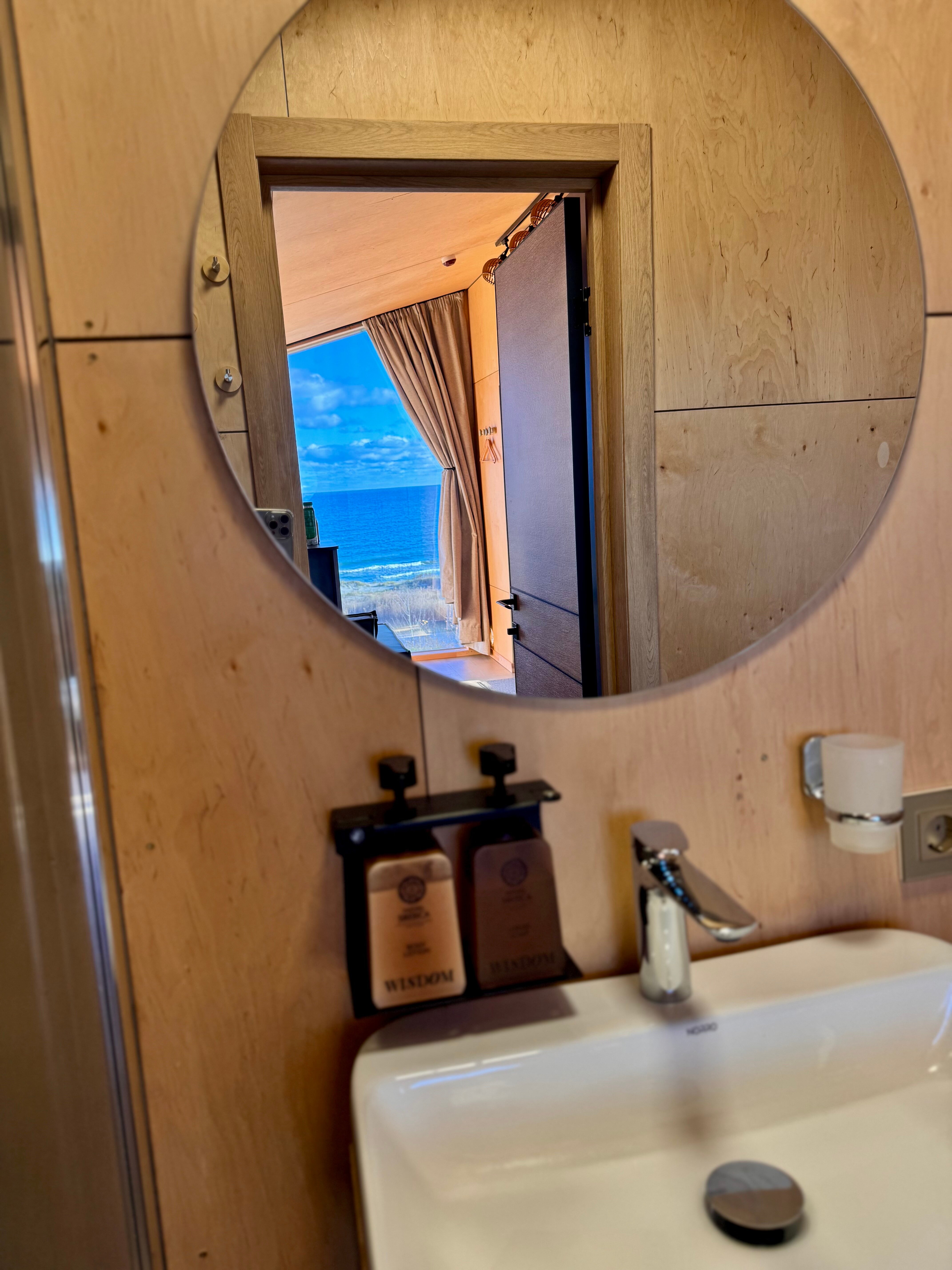 Лодж с видом на море