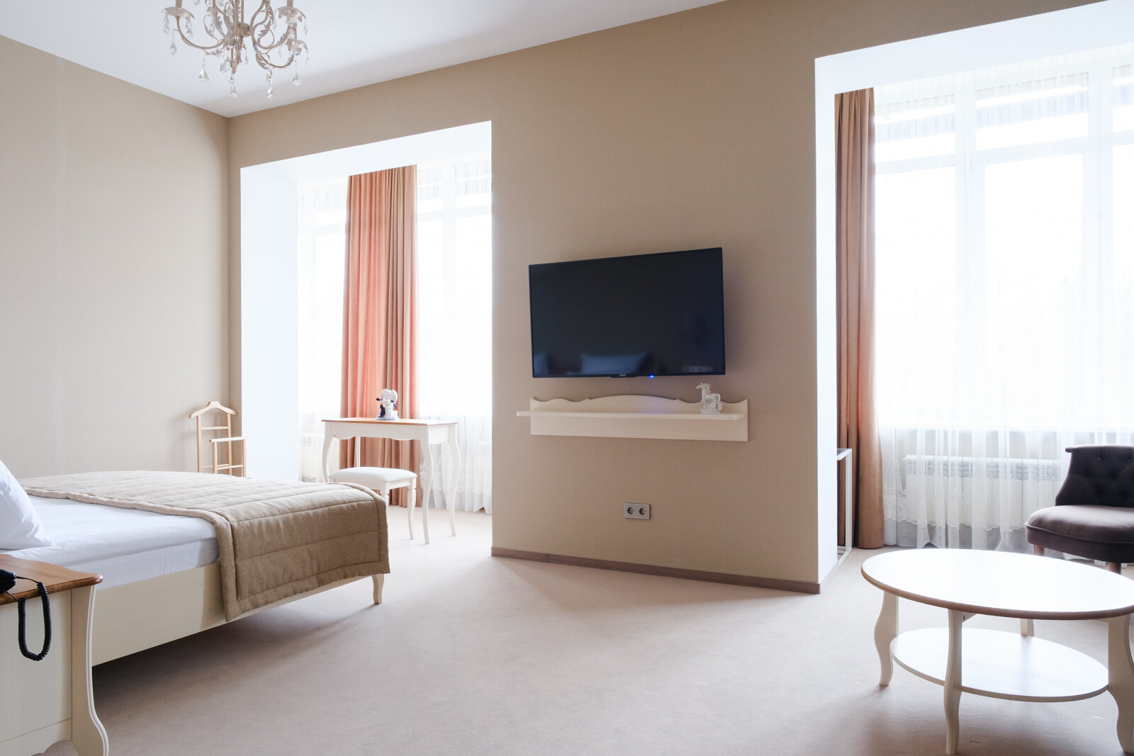 Джуниор сюит "Свадебный" 4-й этаж (401)