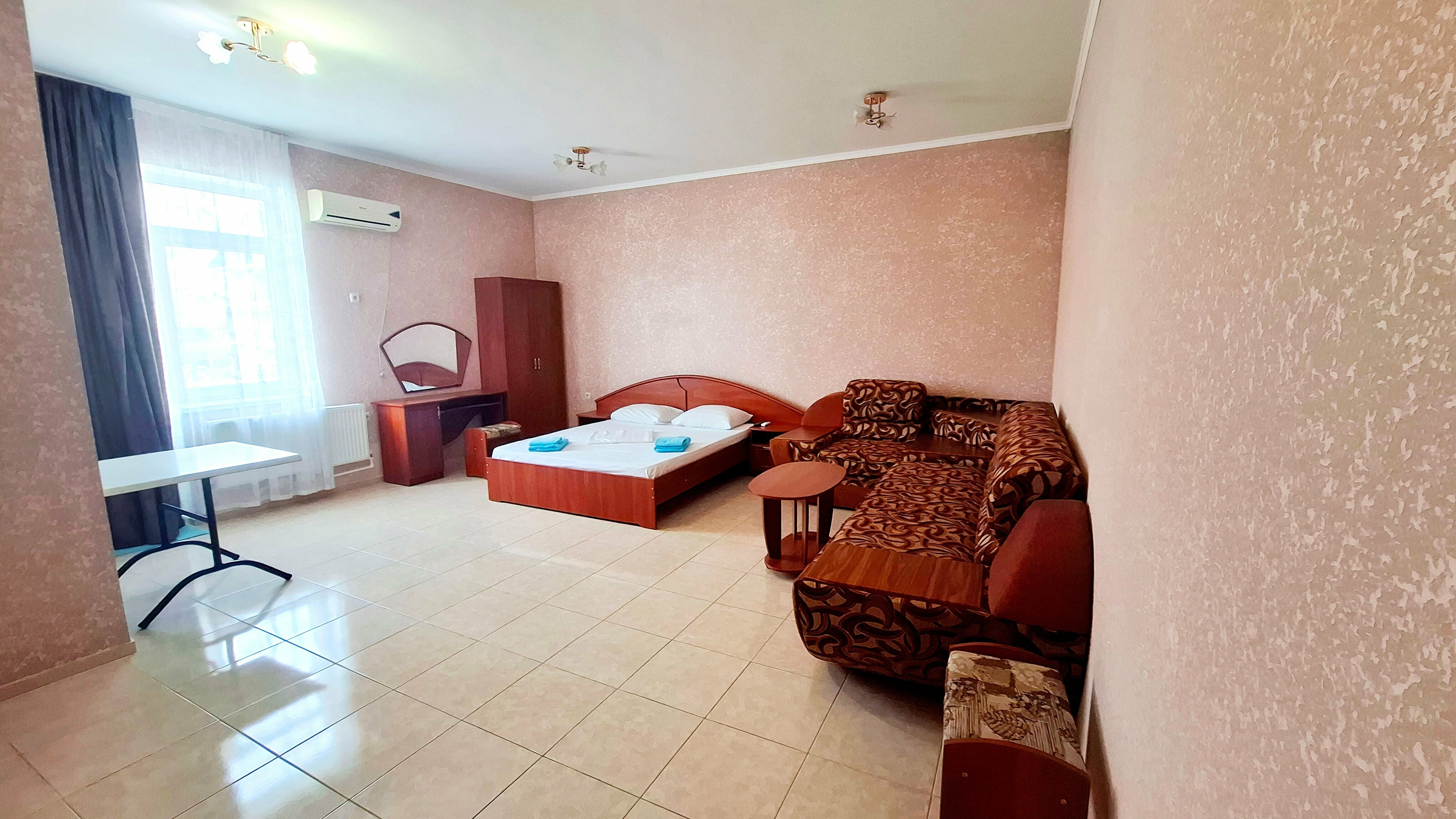 Четырехместный Комфорт с Балконом