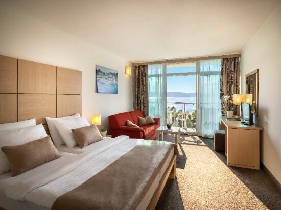 Superior Junior Suite with seaside balcony