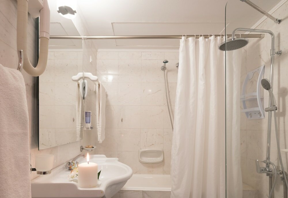 Classic Bungalow with Sea View