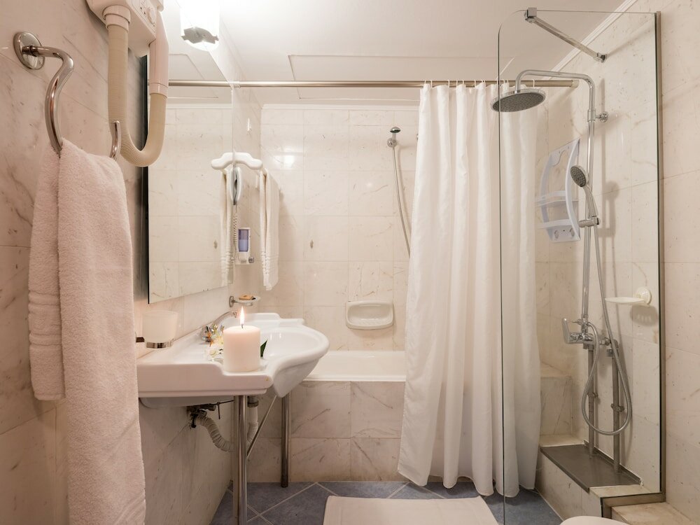 Classic Bungalow with Sea View