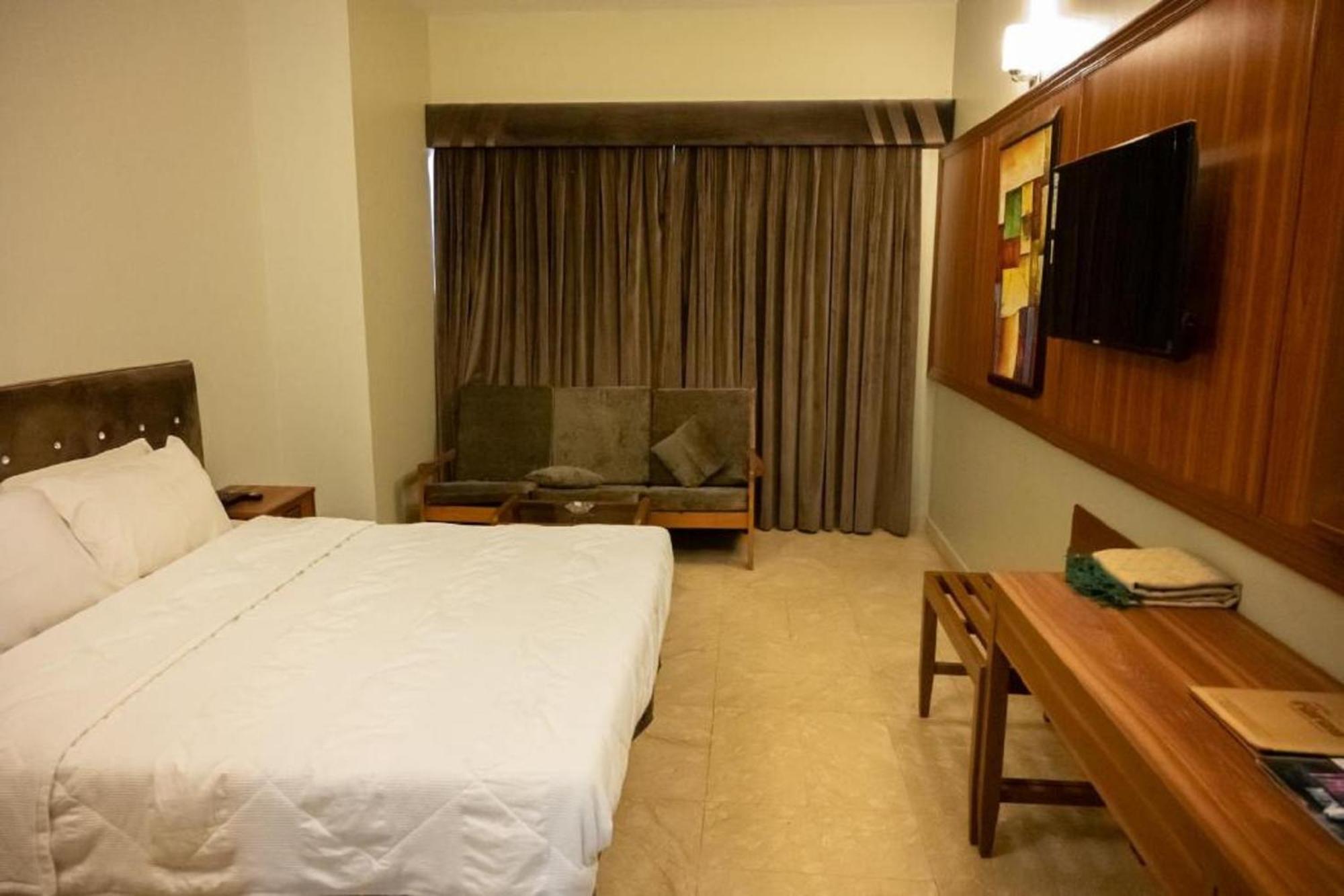 Deluxe Single Room